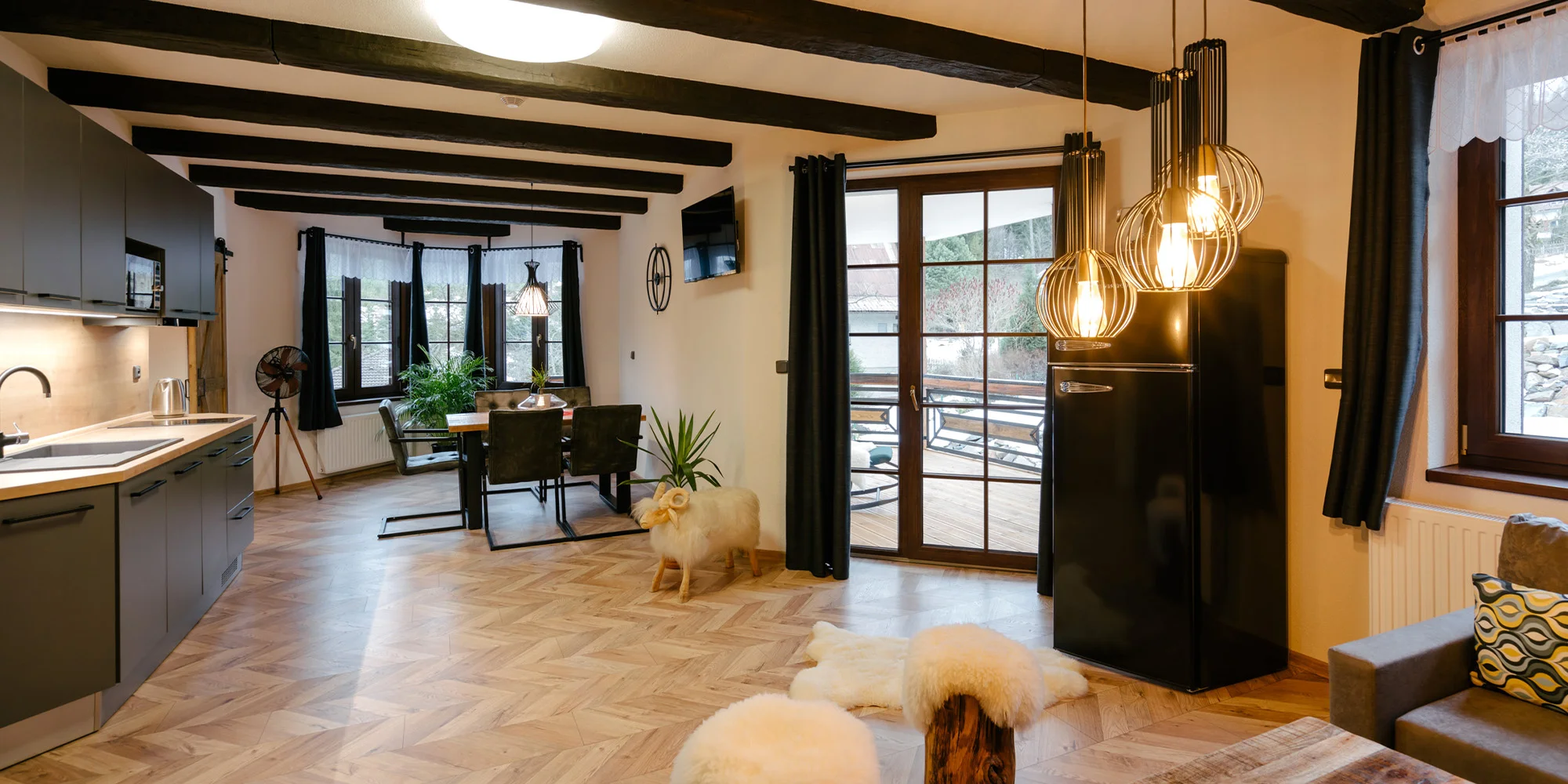Dovolená s parádním výhledem na Lysou horu: designové apartmány nebo samostatná COOLna