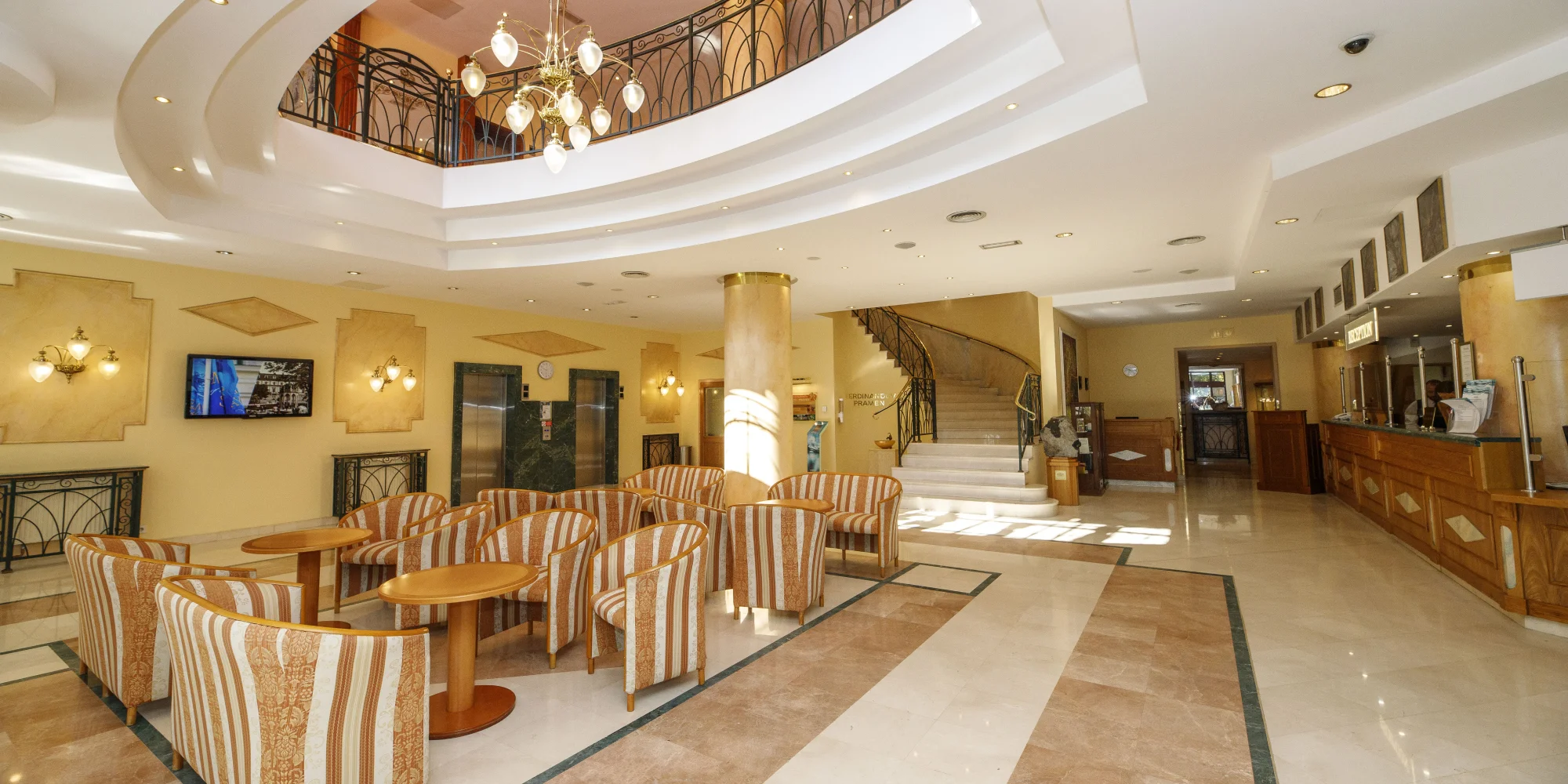 Luxusní 4* hotel v Mariánských Lázních: neomezený wellness, strava i procedury, 2 děti do 11,9 let zdarma