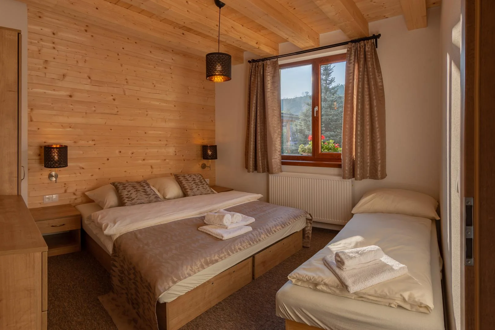 Dovolená v rodinném resortu pod Tatrami: neomezený vstup do bazénu, balíček slev i varianty s wellness