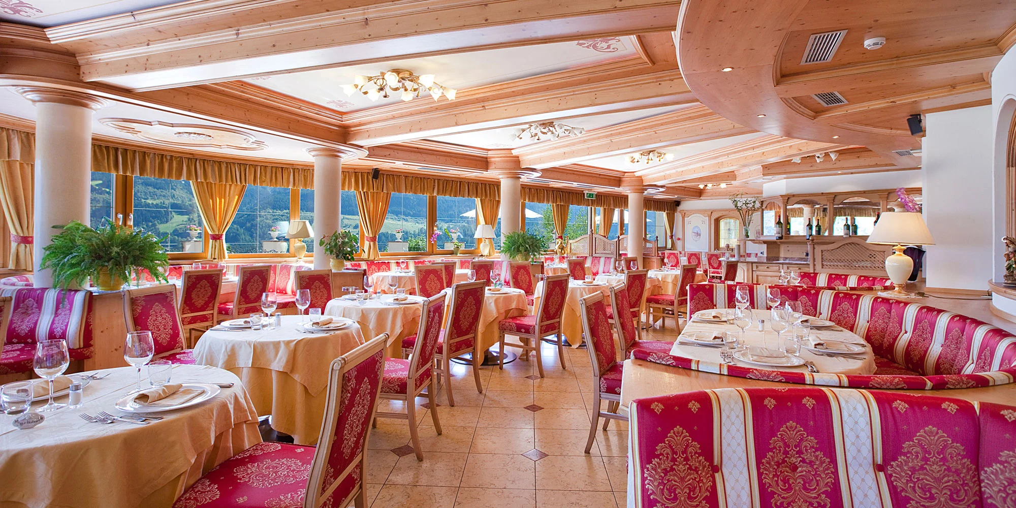 Val di Fiemme s lanovkou jen 1 km od hotelu: polopenze, neomezený wellness i pobyty s nocí zdarma