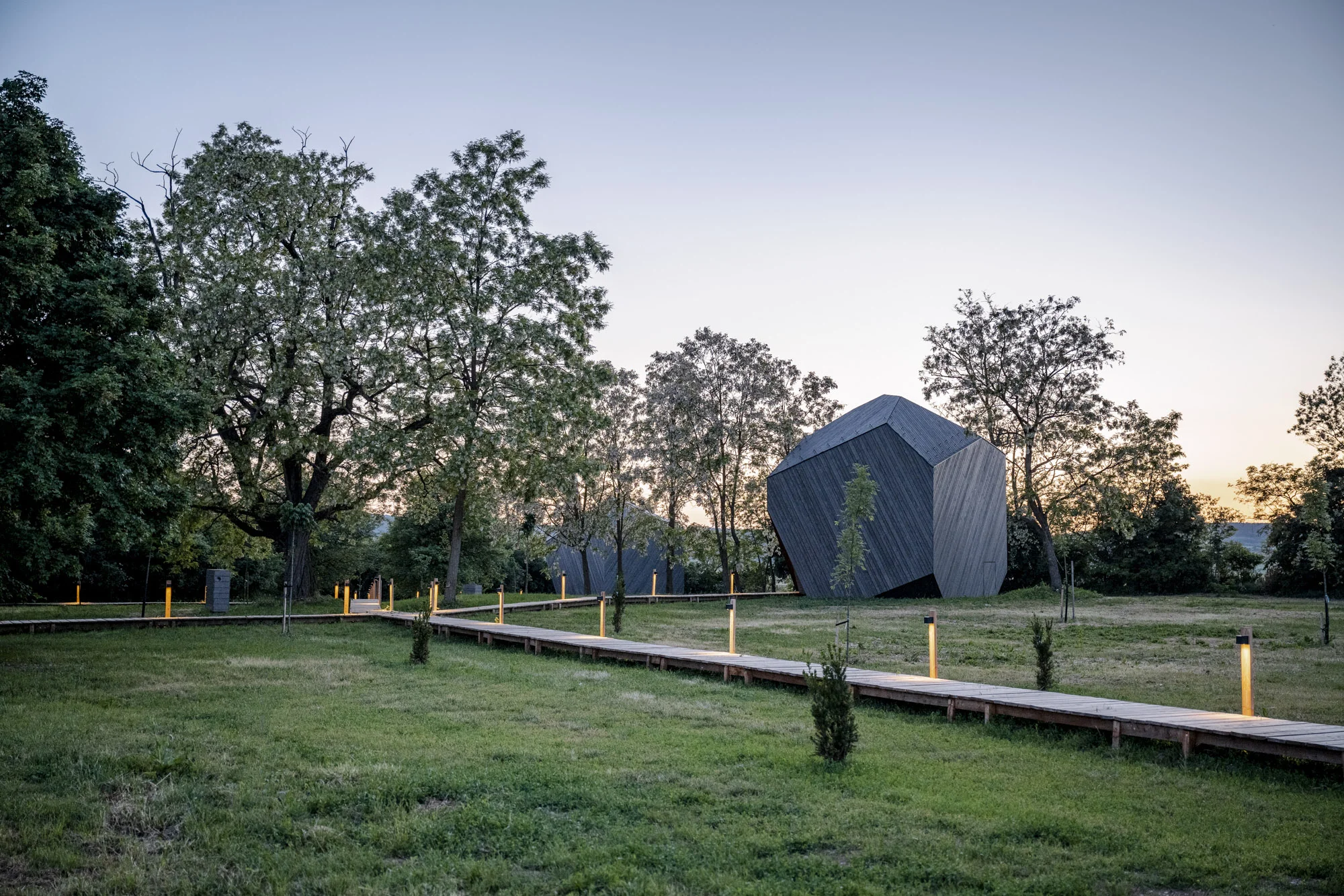 Výjimečný adult-friendly pobyt v designové chatce s privátní saunou a vířivkou