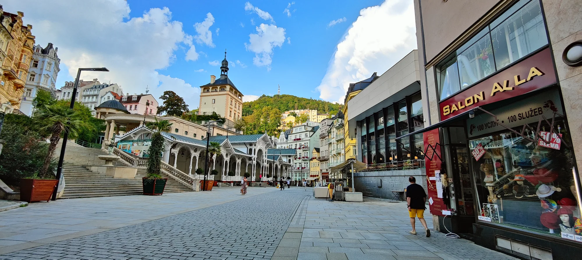 4* relax v Karlových Varech: bazénové a wellness centrum, lázeňské procedury, snídaně či polopenze