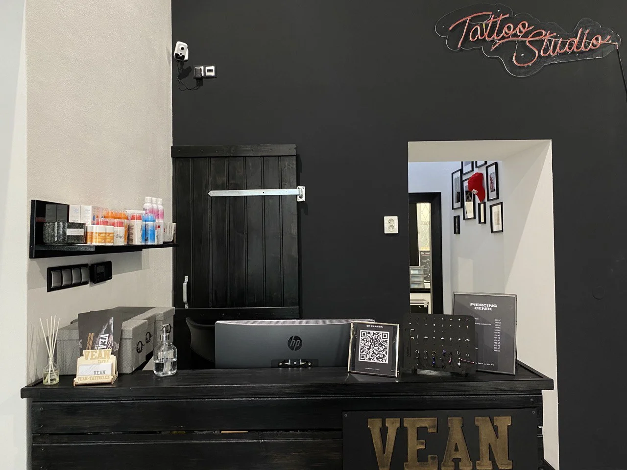 1 500 či 3 500 Kč na cokoliv v tetovacím studiu Vean Tattoo: piercingy, náušnice, šperky, tetování, prostředky na hojení