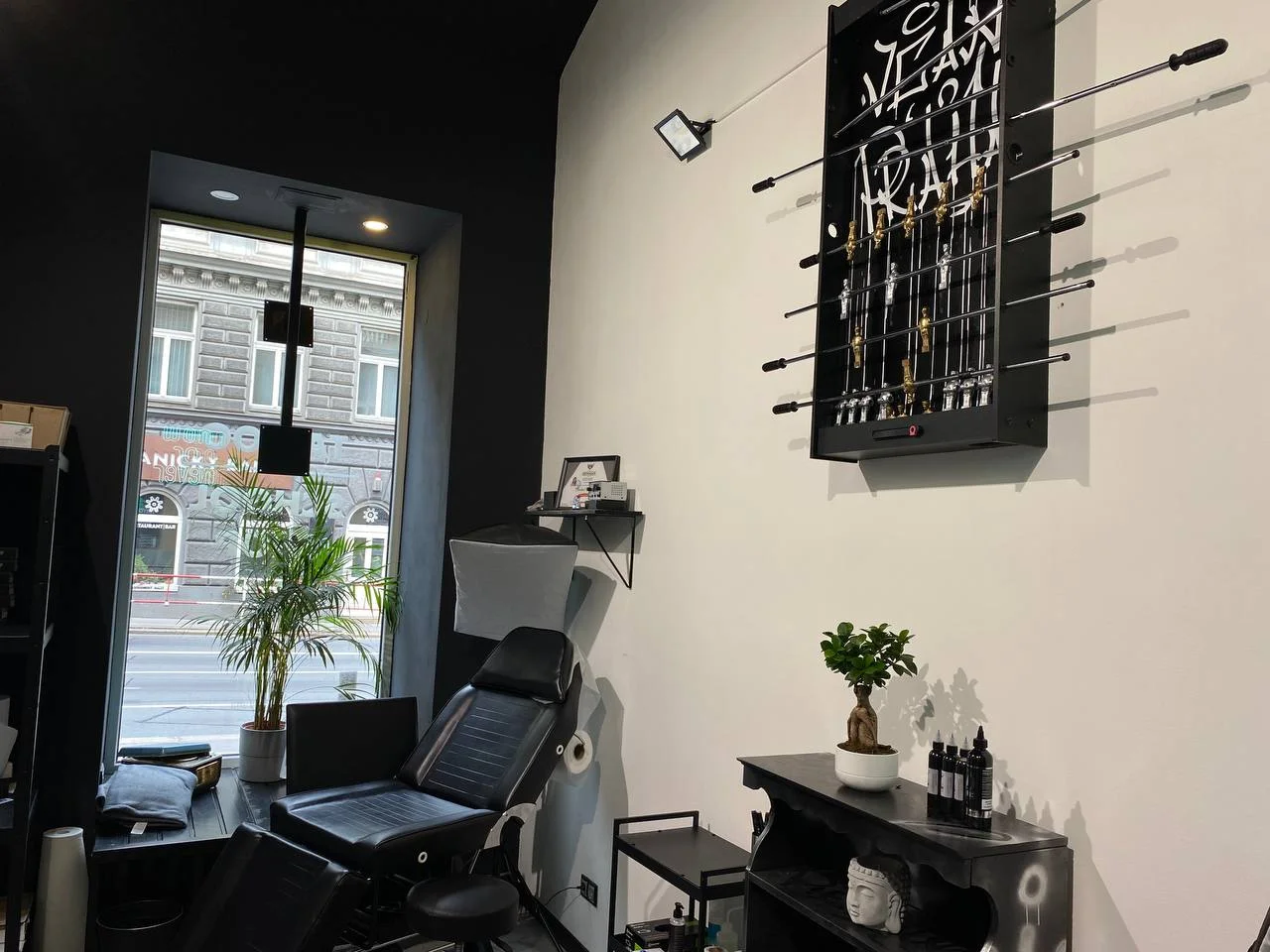 1 500 či 3 500 Kč na cokoliv v tetovacím studiu Vean Tattoo: piercingy, náušnice, šperky, tetování, prostředky na hojení