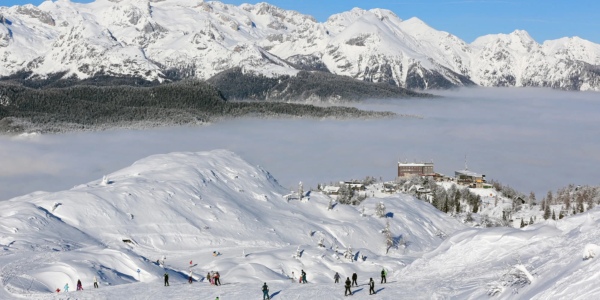 Pobyt ve slovinských Alpách u jezera Bohinj: bazén, strava a lyžování