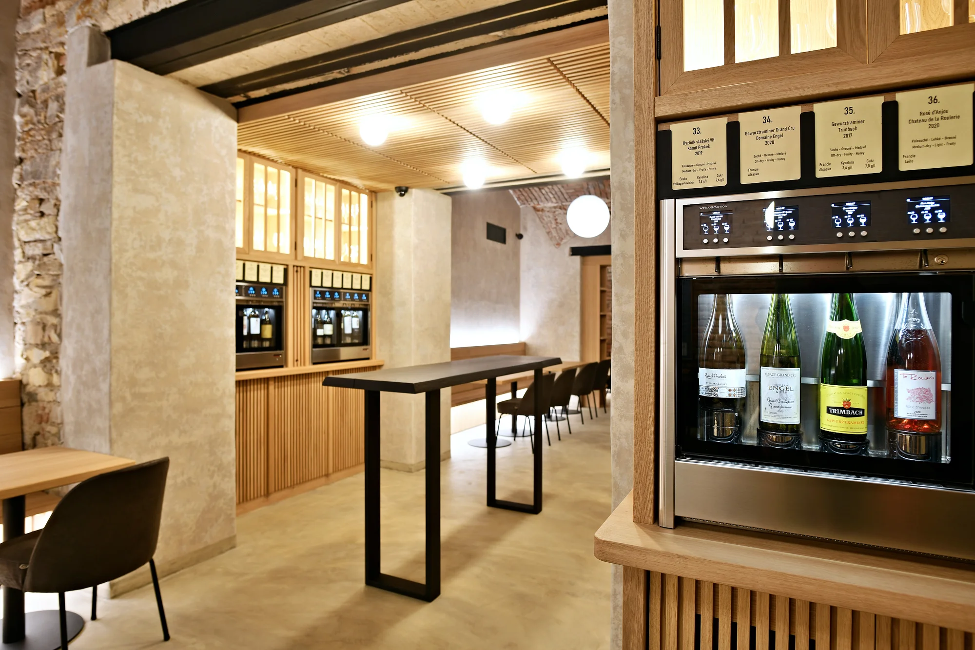 Speciální degustace vína a tapas ve WineList v Karlíně pro 2 osoby