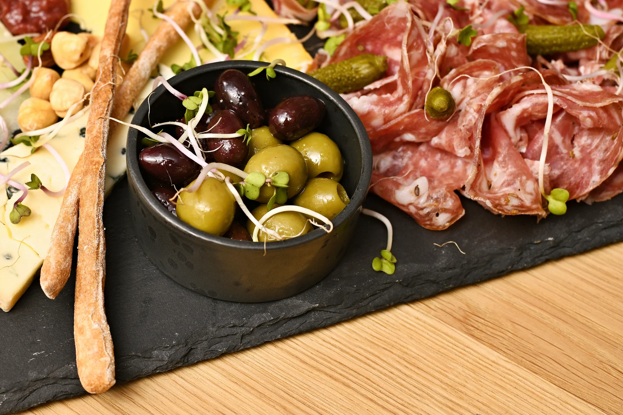 Speciální degustace vína a tapas ve WineList v Karlíně pro 2 osoby