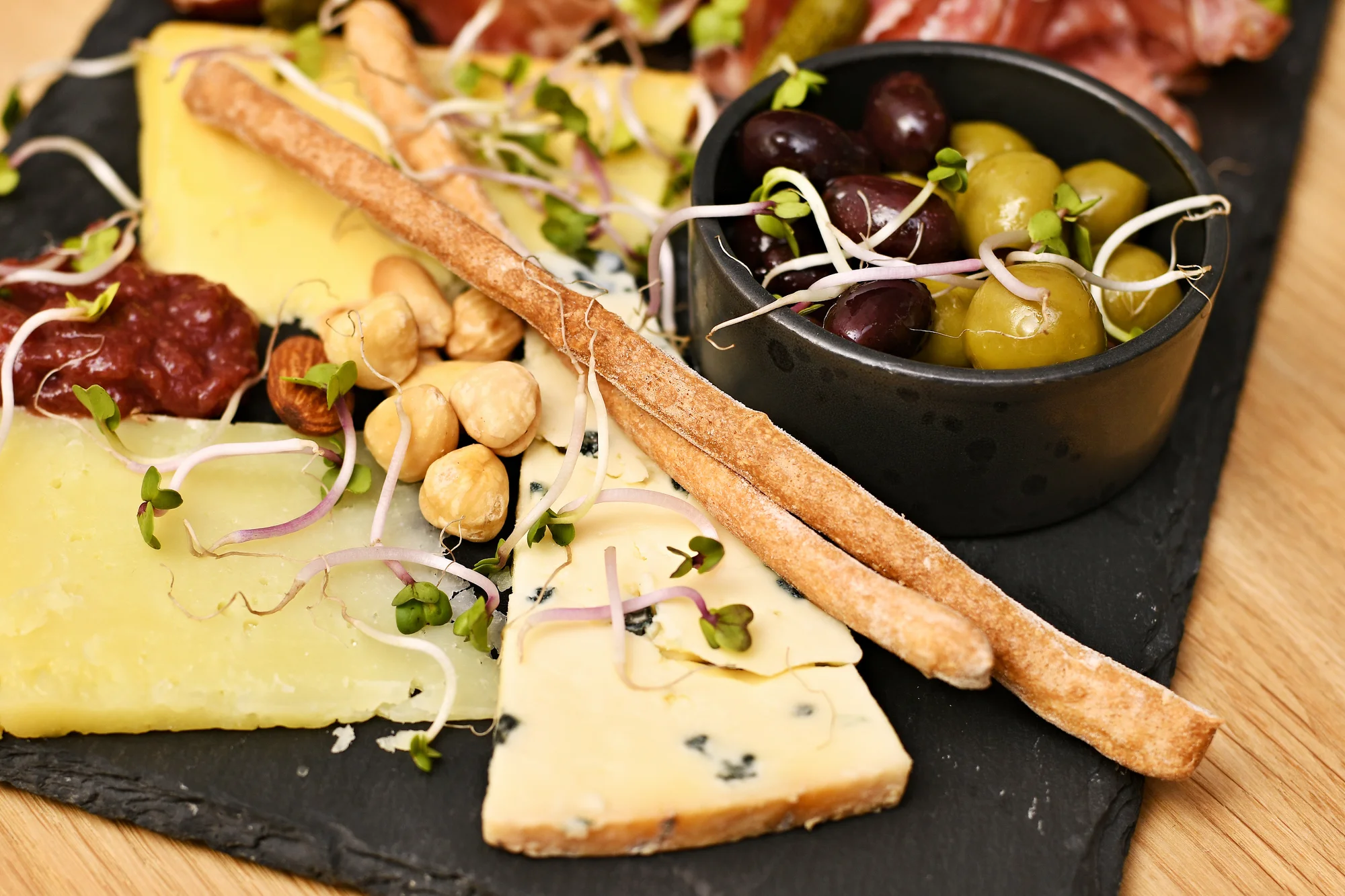 Speciální degustace vína a tapas ve WineList v Karlíně pro 2 osoby