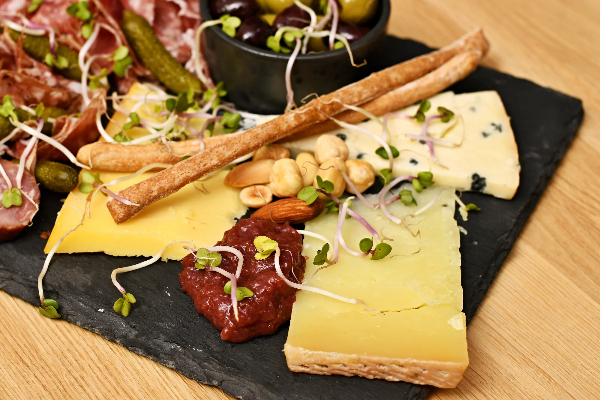 Speciální degustace vína a tapas ve WineList v Karlíně pro 2 osoby