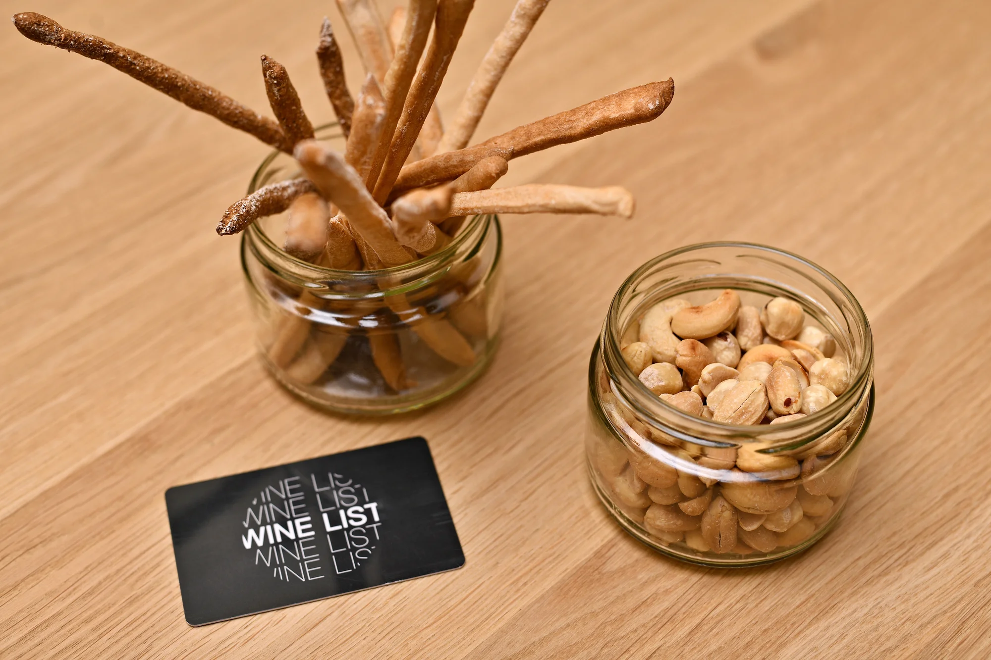 Speciální degustace vína a tapas ve WineList v Karlíně pro 2 osoby