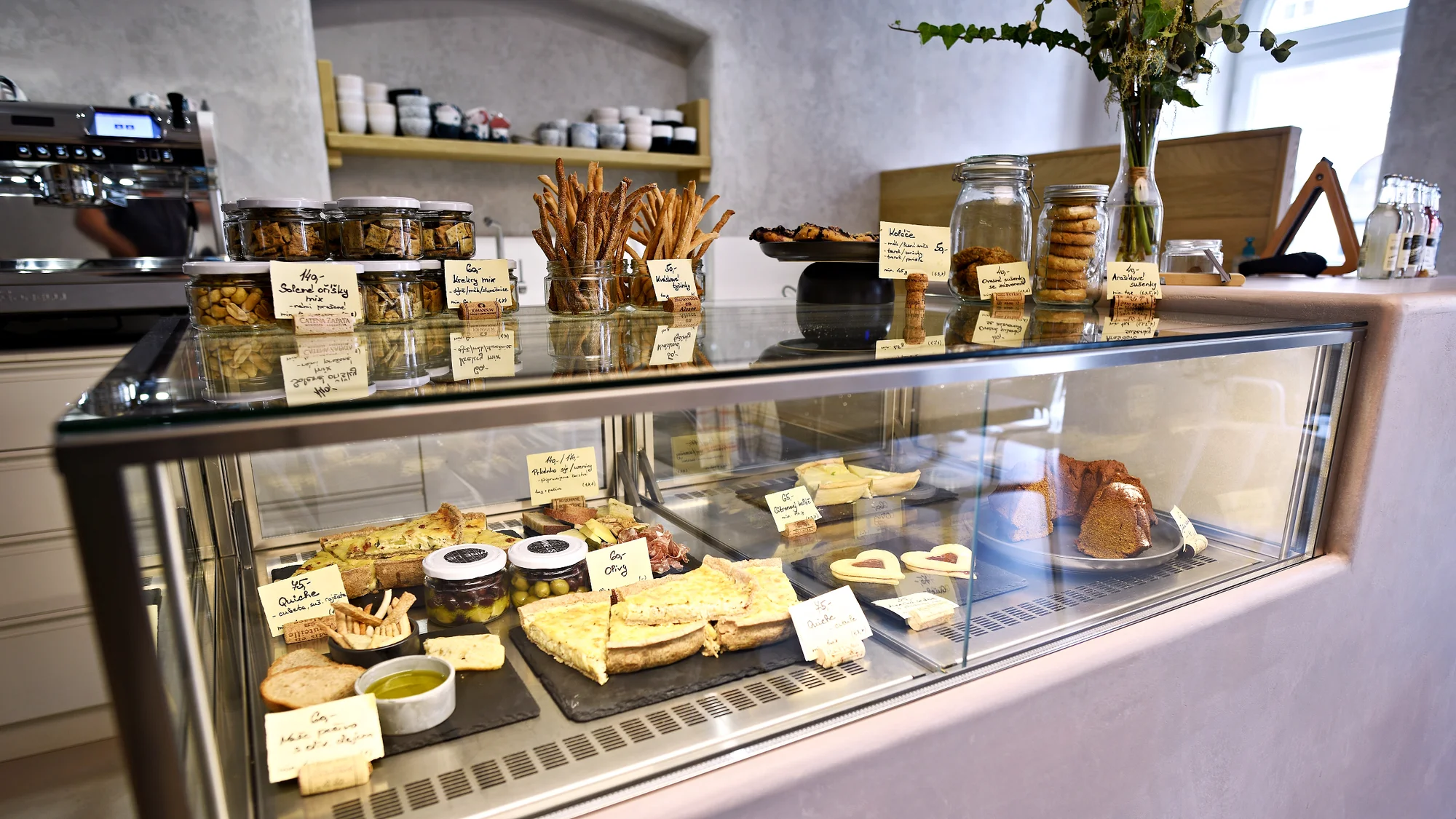 Speciální degustace vína a tapas ve WineList v Karlíně pro 2 osoby