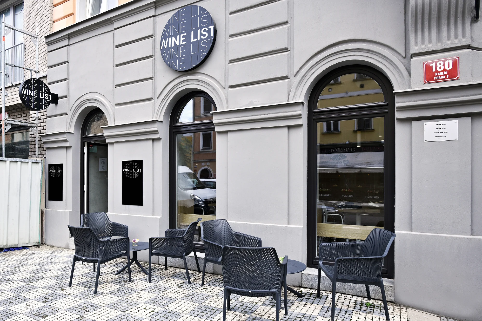 Speciální degustace vína a tapas ve WineList v Karlíně pro 2 osoby