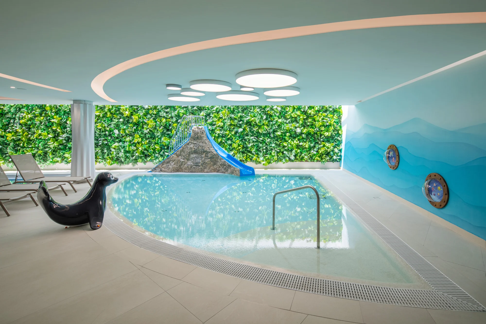 Krásný hotel v Šoproni: polopenze, wellness a poukaz na procedury, dítě zdarma