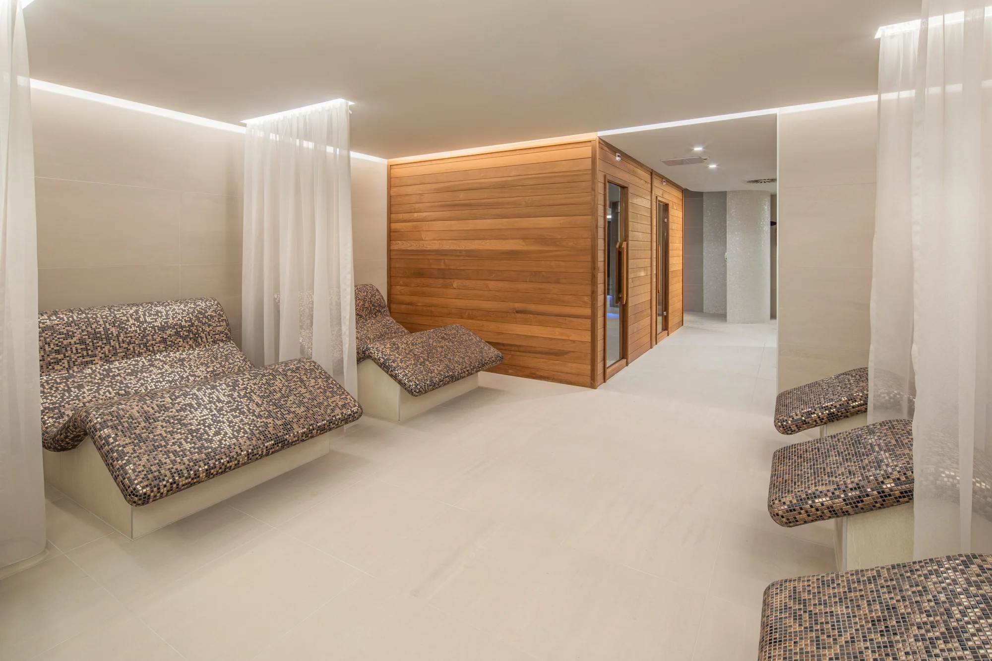 Krásný hotel v Šoproni: polopenze, wellness a poukaz na procedury, dítě zdarma