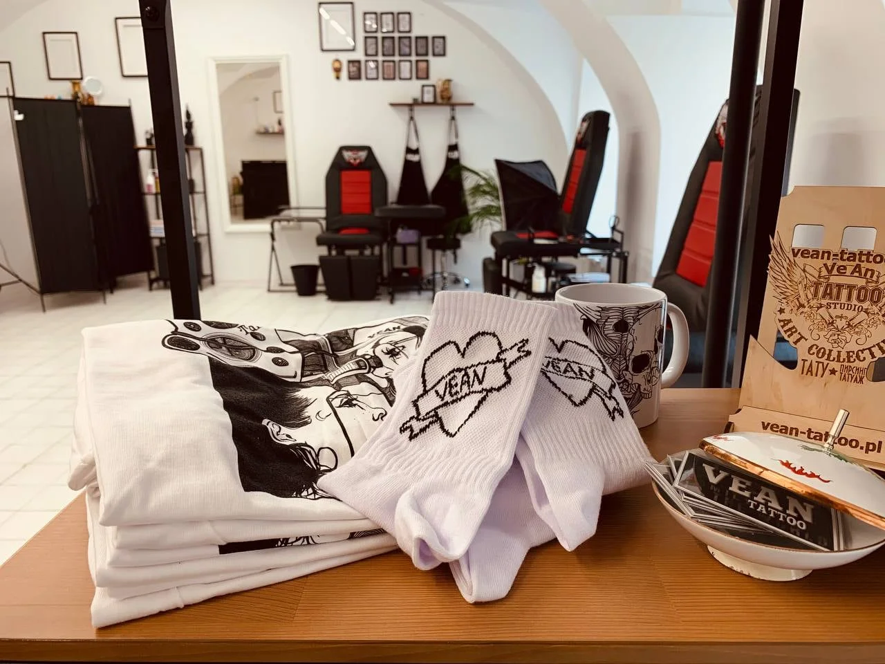1 500 či 3 500 Kč na cokoliv v tetovacím studiu Vean Tattoo: piercingy, náušnice, šperky, tetování, prostředky na hojení