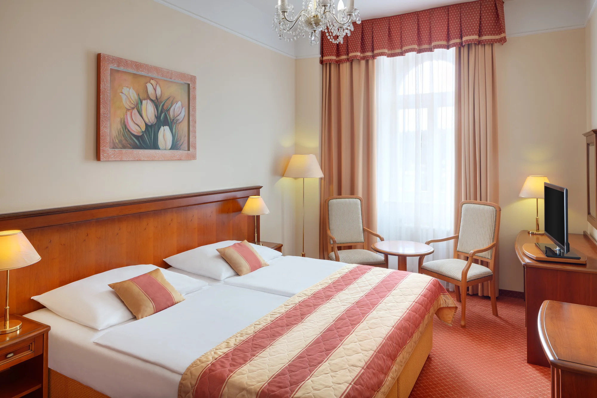 4* luxusní hotel v centru Mariánských lázní: polopenze, neomezený wellness i procedury