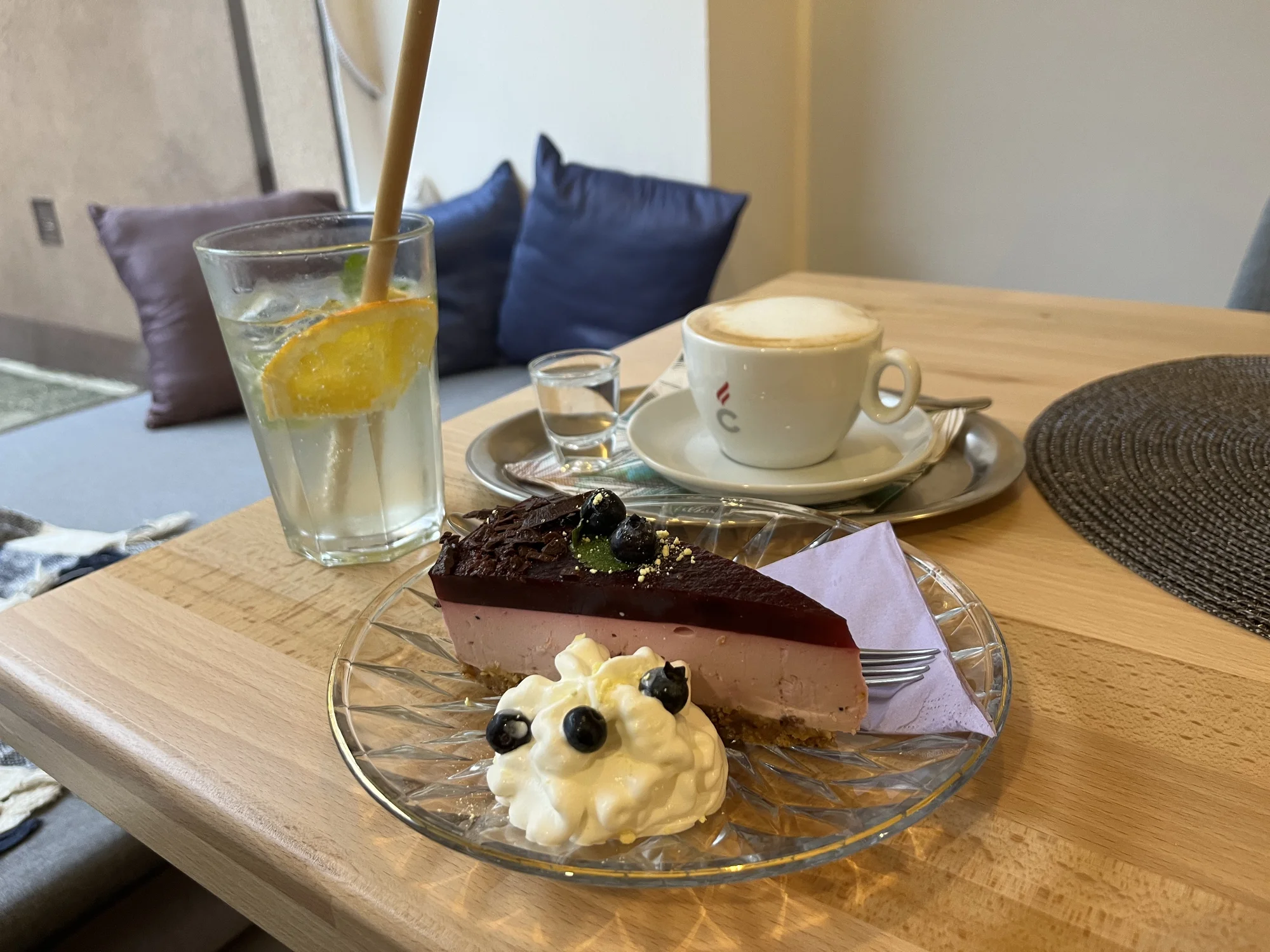 Domácí cheesecake nebo francouzský quiche, limonáda a káva dle výběru pro 1 i pro 2 osoby