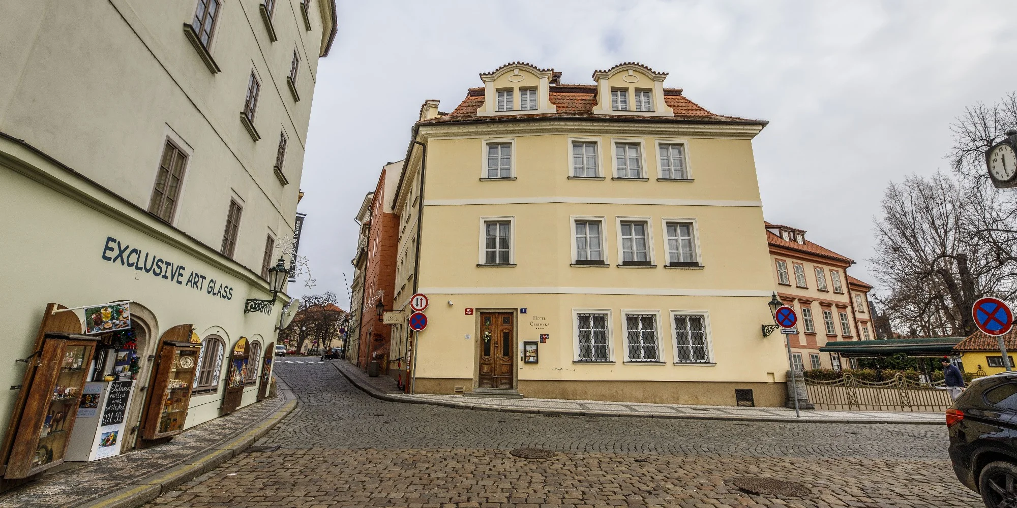 Ubytování v samém srdci Prahy se snídaní: hotel přímo u Čertovky a Karlova mostu
