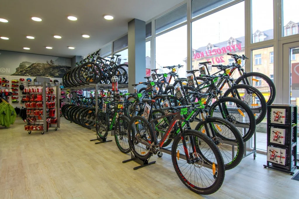 Hurá na hory: velký servis lyží nebo snowboardu vč. voskování