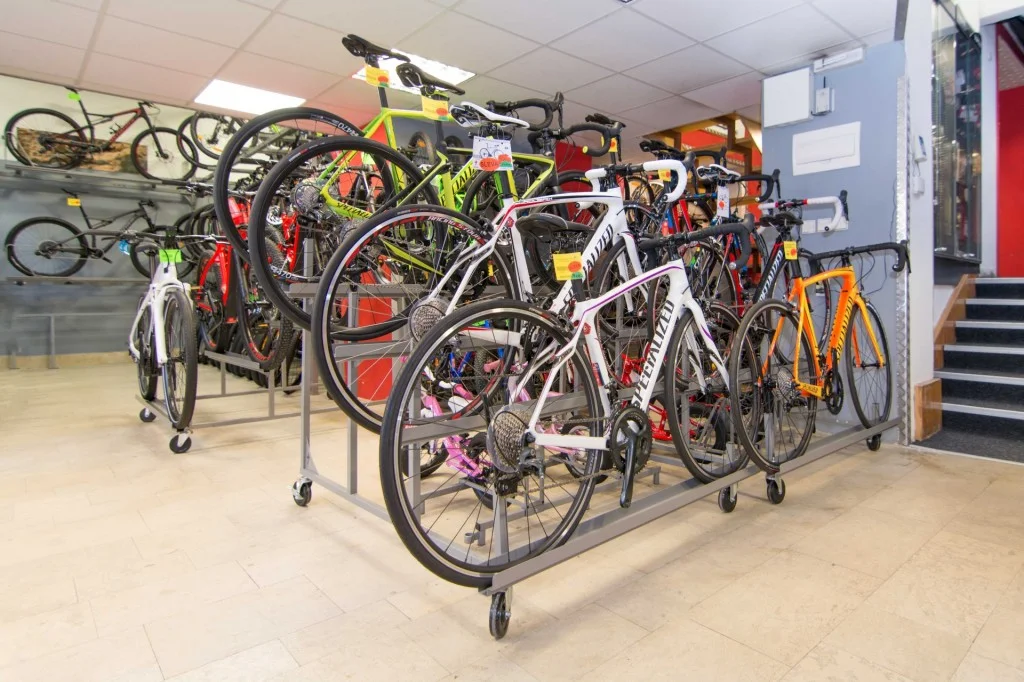 Hurá na hory: velký servis lyží nebo snowboardu vč. voskování