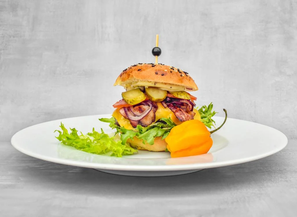 Burger, palačinka s borůvkami a balení místních perníčků pro dva i rodinu