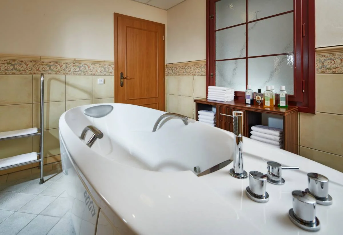 Až 6denní pobyt v OREA Spa Hotelu Bohemia**** v Mariánských Lázních: polopenze i procedury