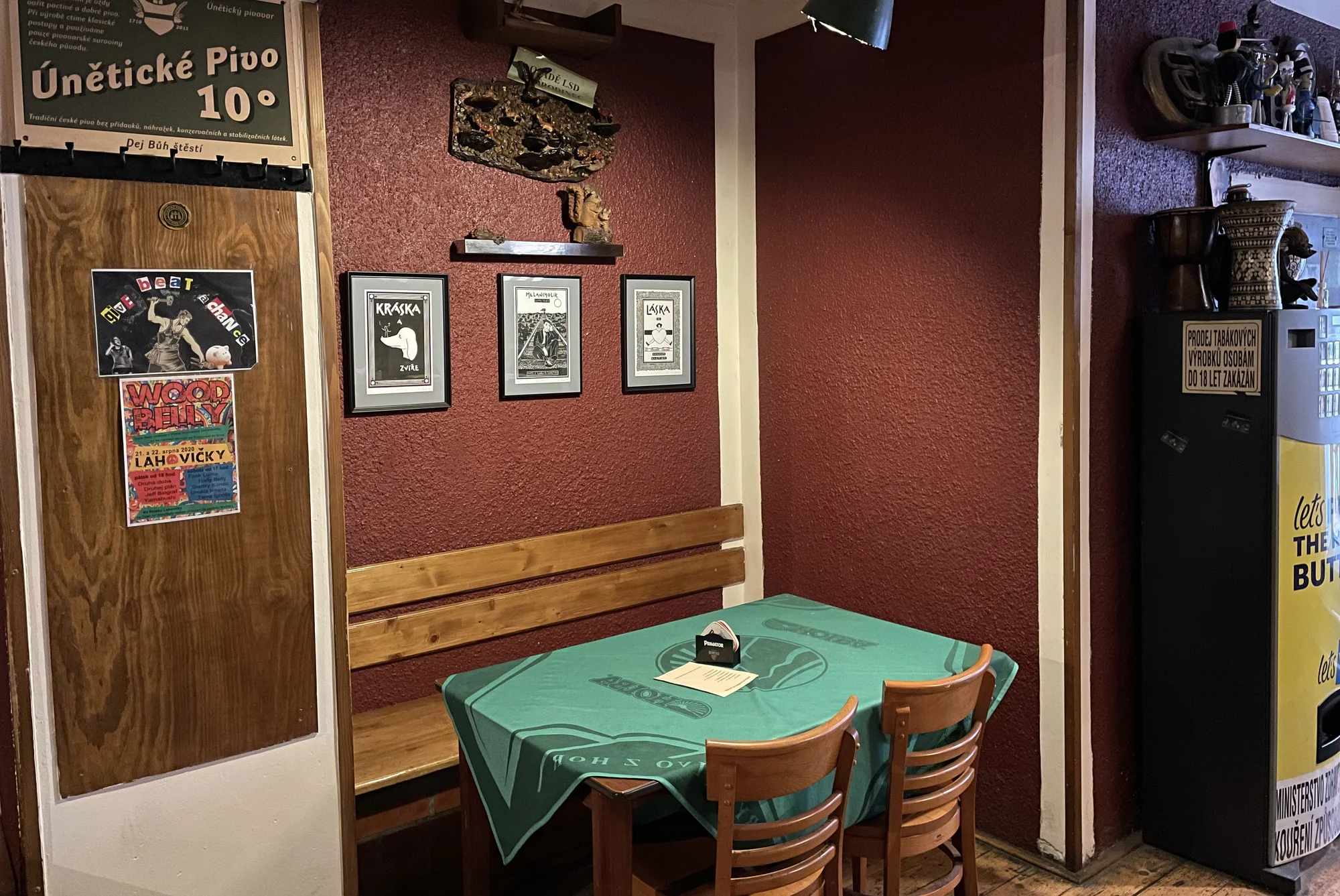 1, 2 nebo 4 burgery s hranolky servírované v malém pivním království