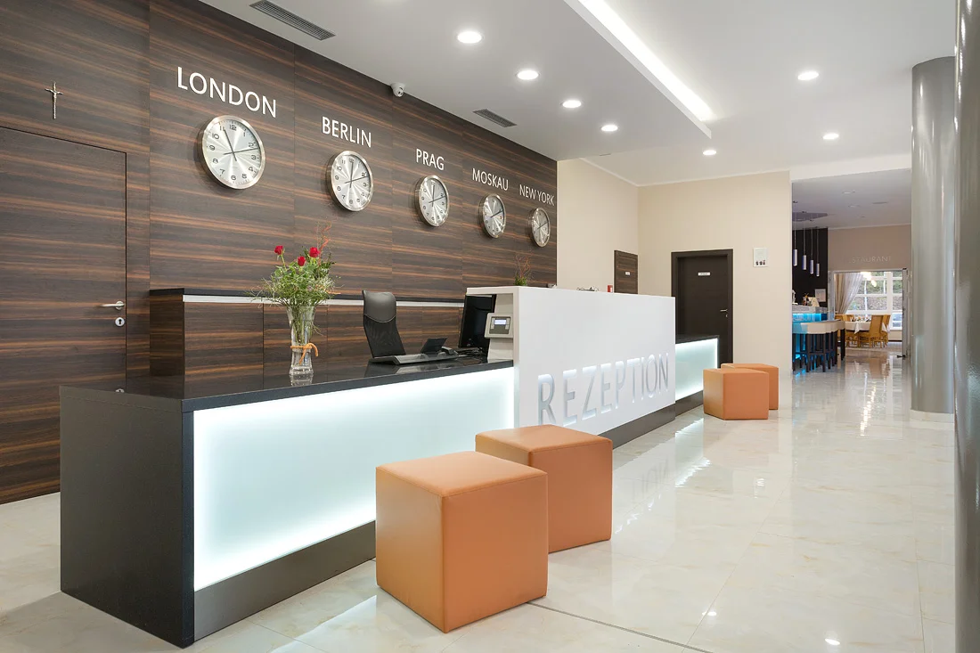 Relax pro 2 osoby: vstup do vodního a wellness světa, poukaz do restaurace i masáž