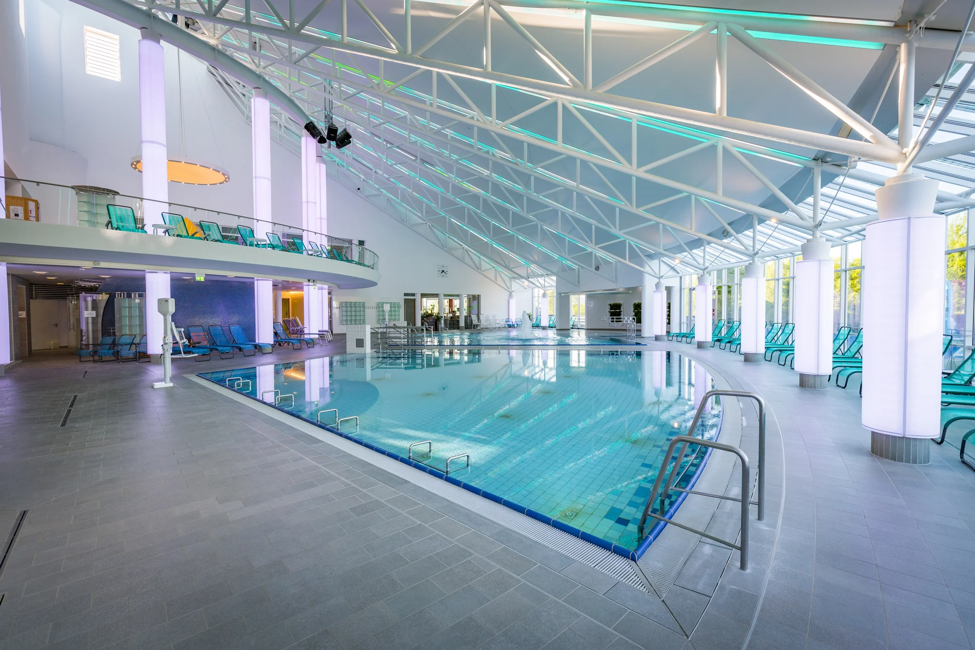 Relax pro 2 osoby: vstup do vodního a wellness světa, poukaz do restaurace i masáž