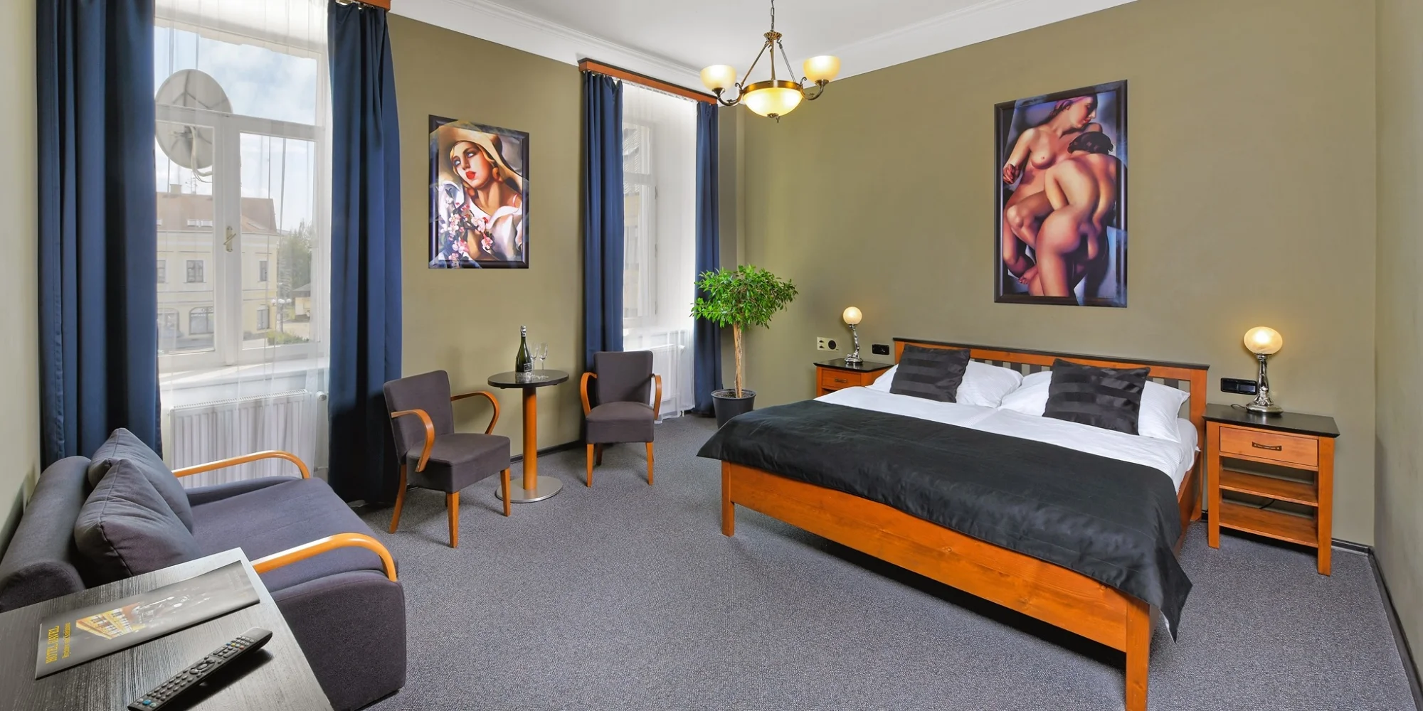 Pobyt v hotelu ve stylu art deco s polopenzí i vstupem na zámek či do bazénu