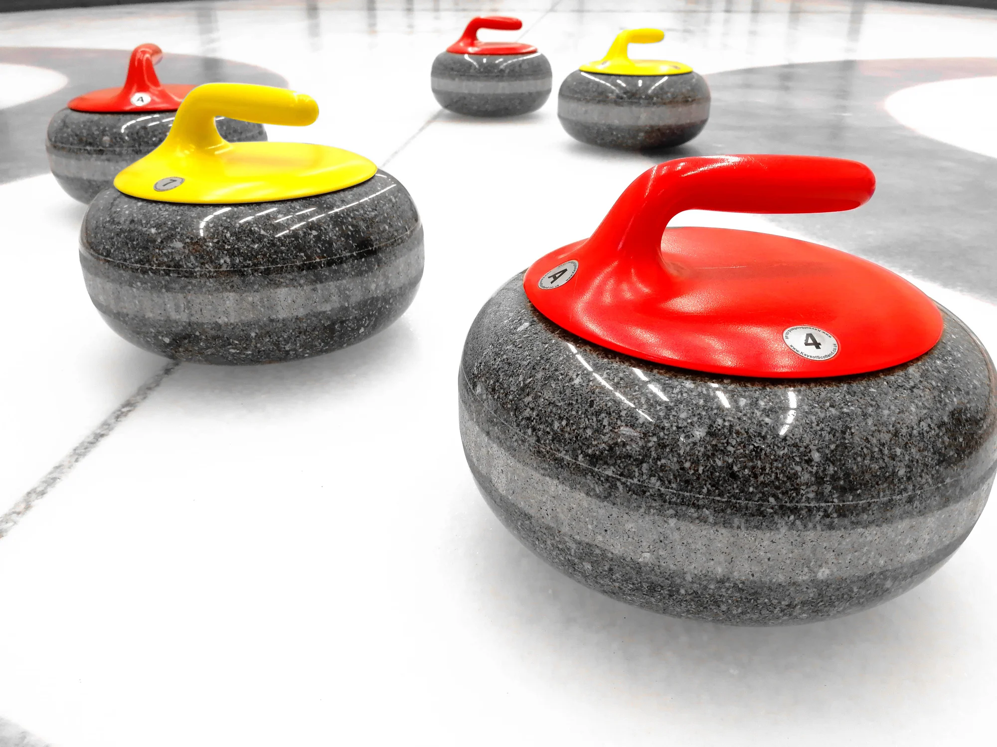 1–2hodinová lekce curlingu s trenérem až pro 10 osob v Centru Třešňovka