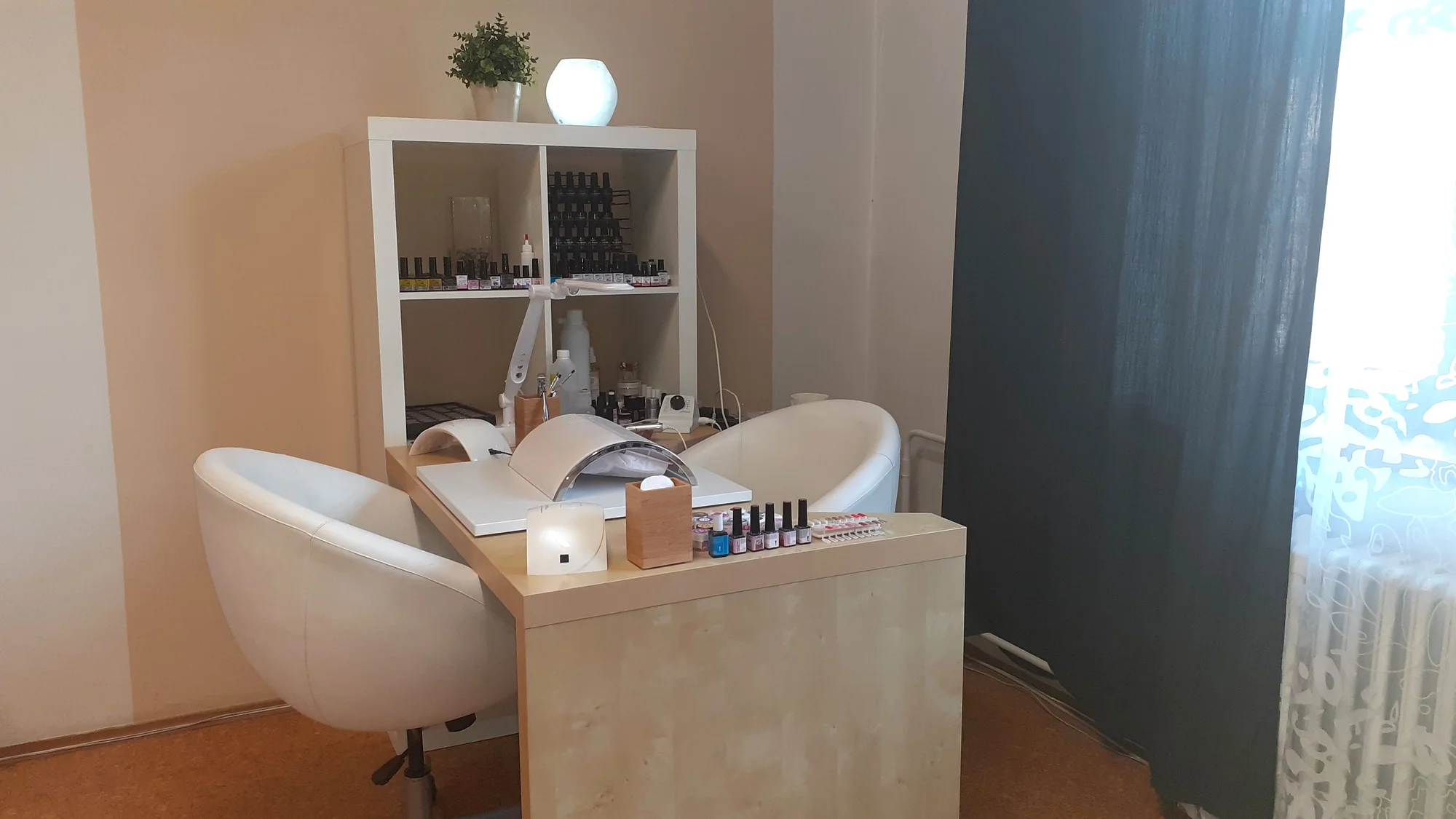 Permanentní make-up očních linek nebo obočí ve Studiu Visage