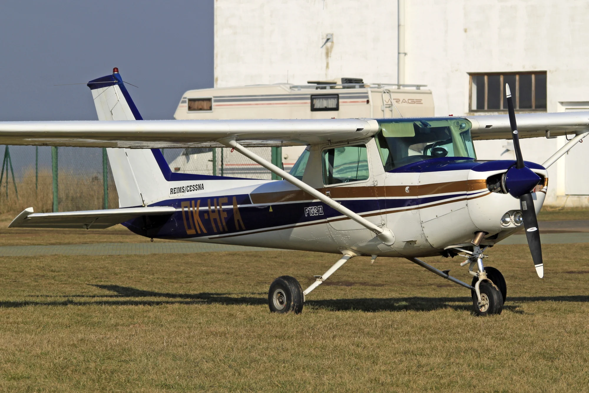 Užijte si let na 20 nebo 30 min.: Cessna 152 se zkouškou pilotování nebo Cessna 172 až pro 3 osoby