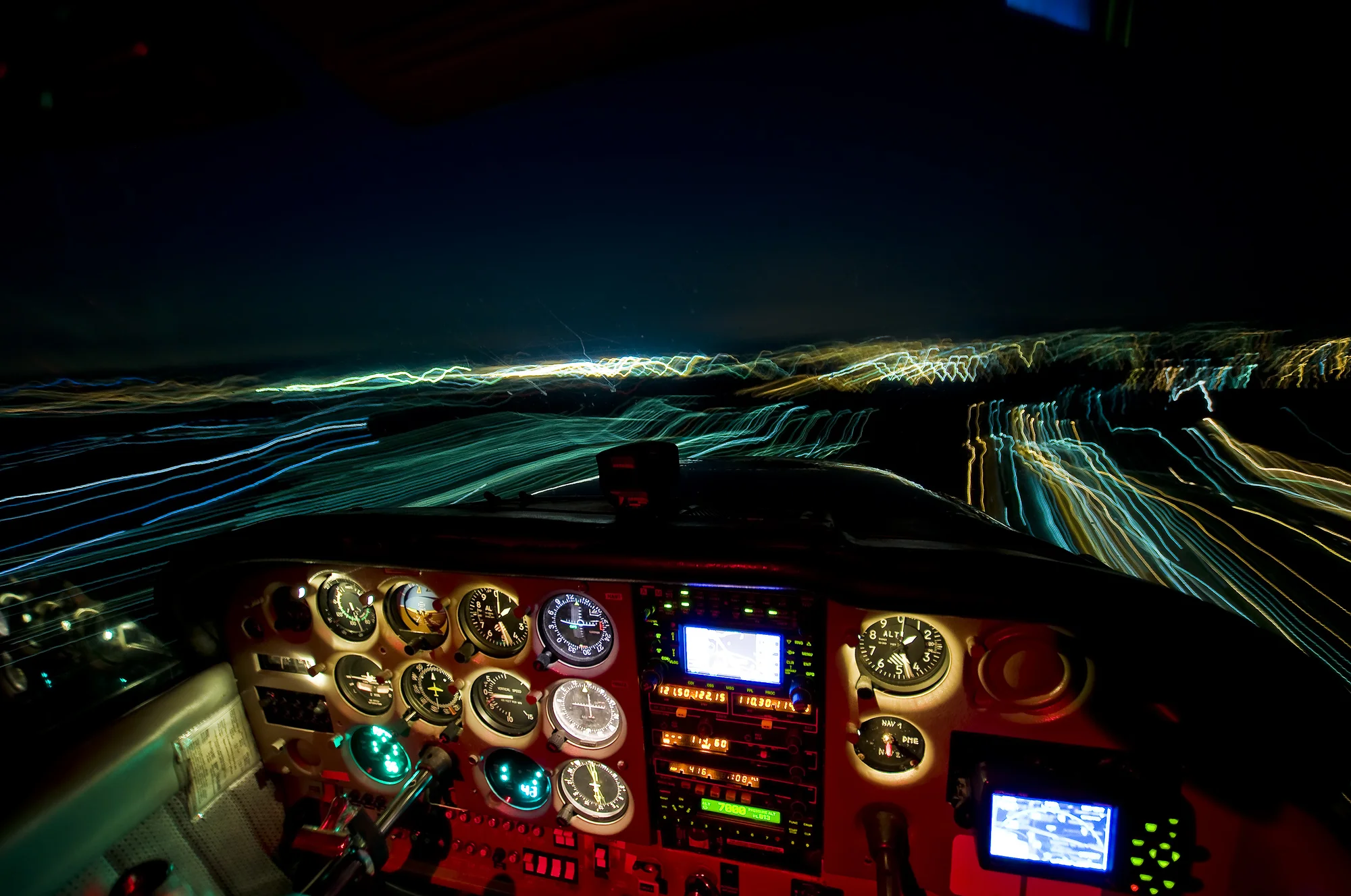 Užijte si let na 20 nebo 30 min.: Cessna 152 se zkouškou pilotování nebo Cessna 172 až pro 3 osoby
