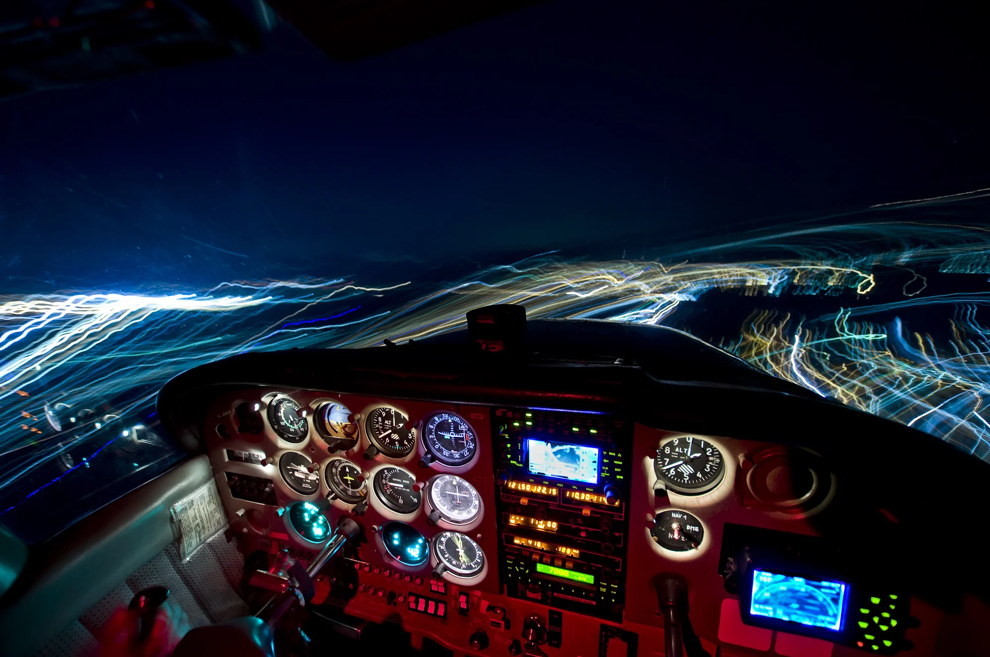 Užijte si let na 20 nebo 30 min.: Cessna 152 se zkouškou pilotování nebo Cessna 172 až pro 3 osoby