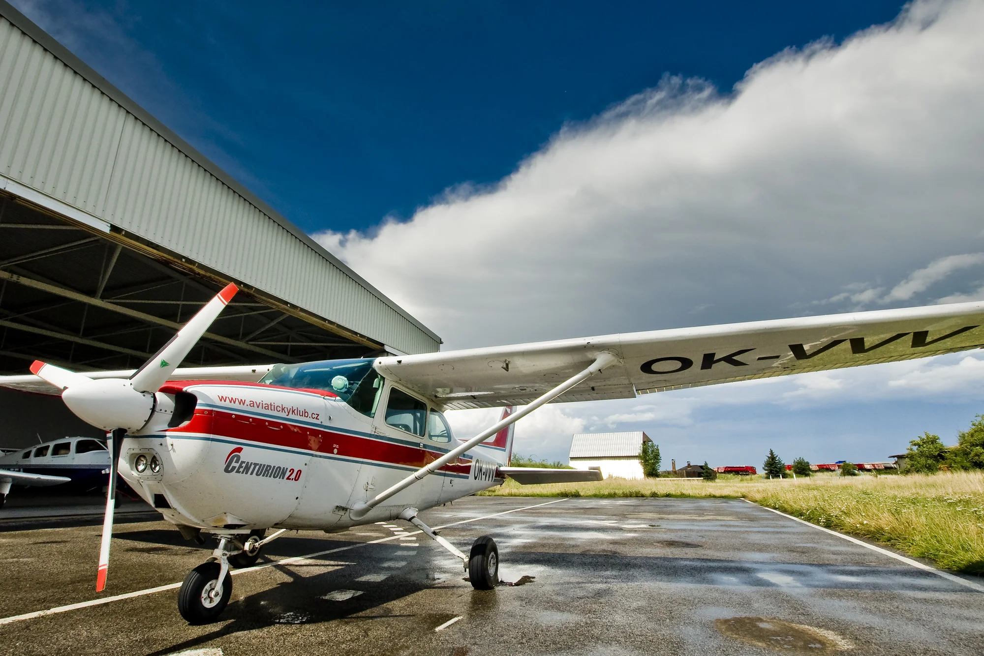 Užijte si let na 20 nebo 30 min.: Cessna 152 se zkouškou pilotování nebo Cessna 172 až pro 3 osoby