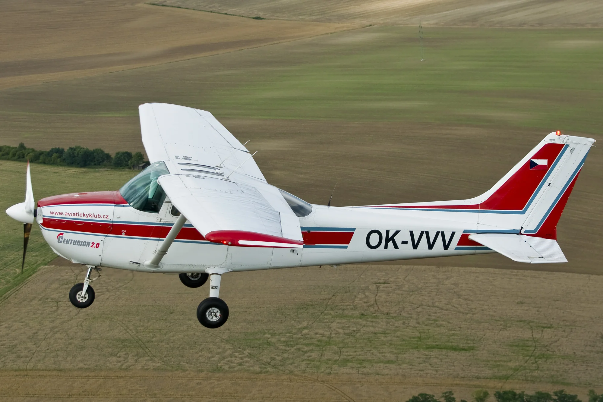 Užijte si let na 20 nebo 30 min.: Cessna 152 se zkouškou pilotování nebo Cessna 172 až pro 3 osoby