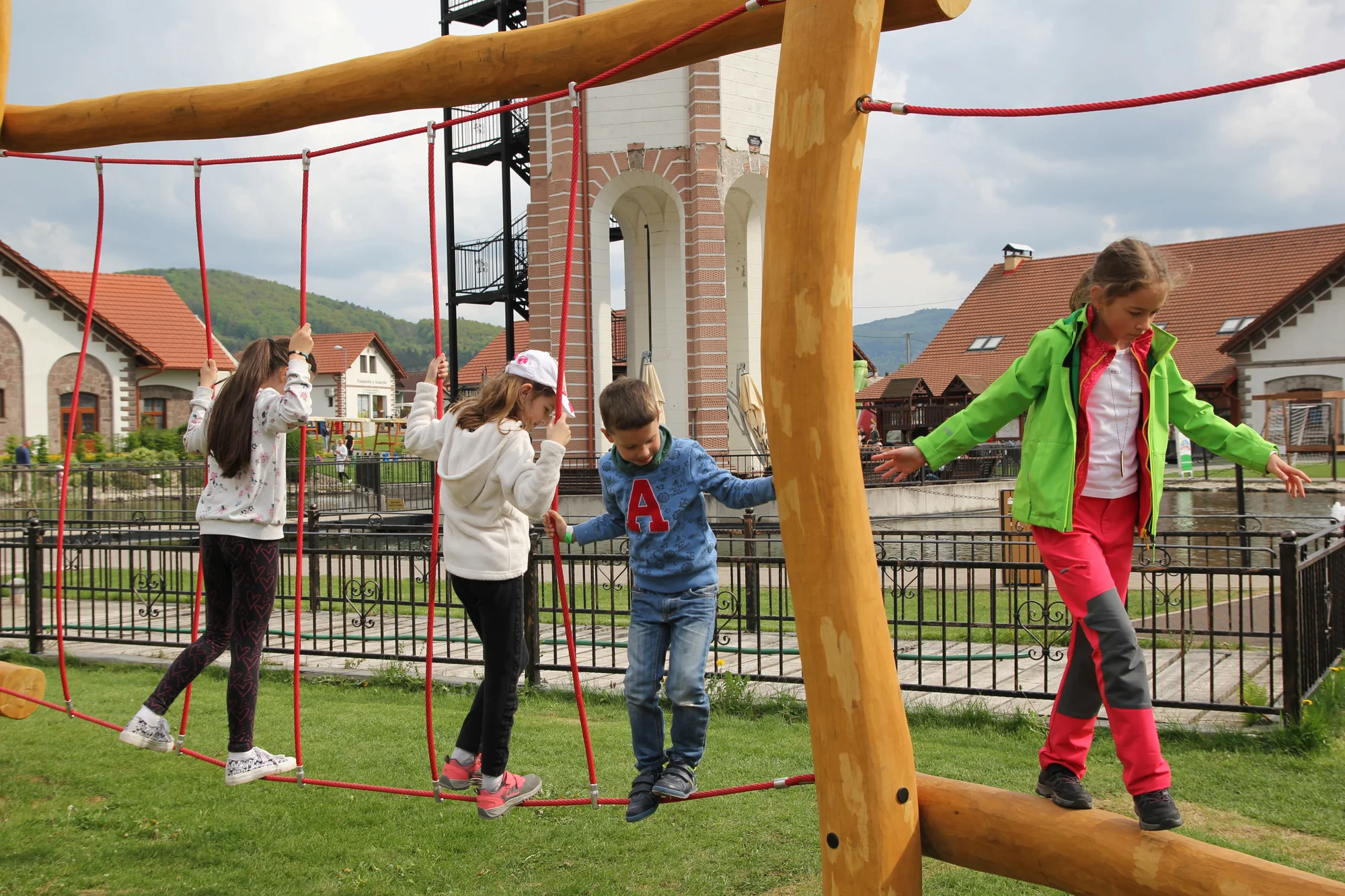 Pobyt v resortu Masarykov dvor na Podpoľaní: strava i wellness a slevy na atrakce