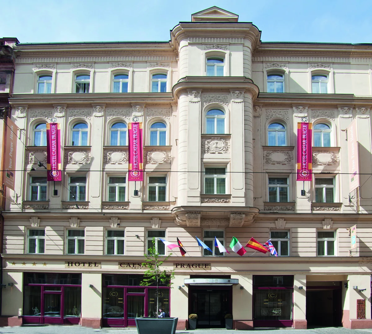 Ubytování v hotelu se snídaní v centru Prahy: 6 min pěšky od Národky, 10 min od Václaváku