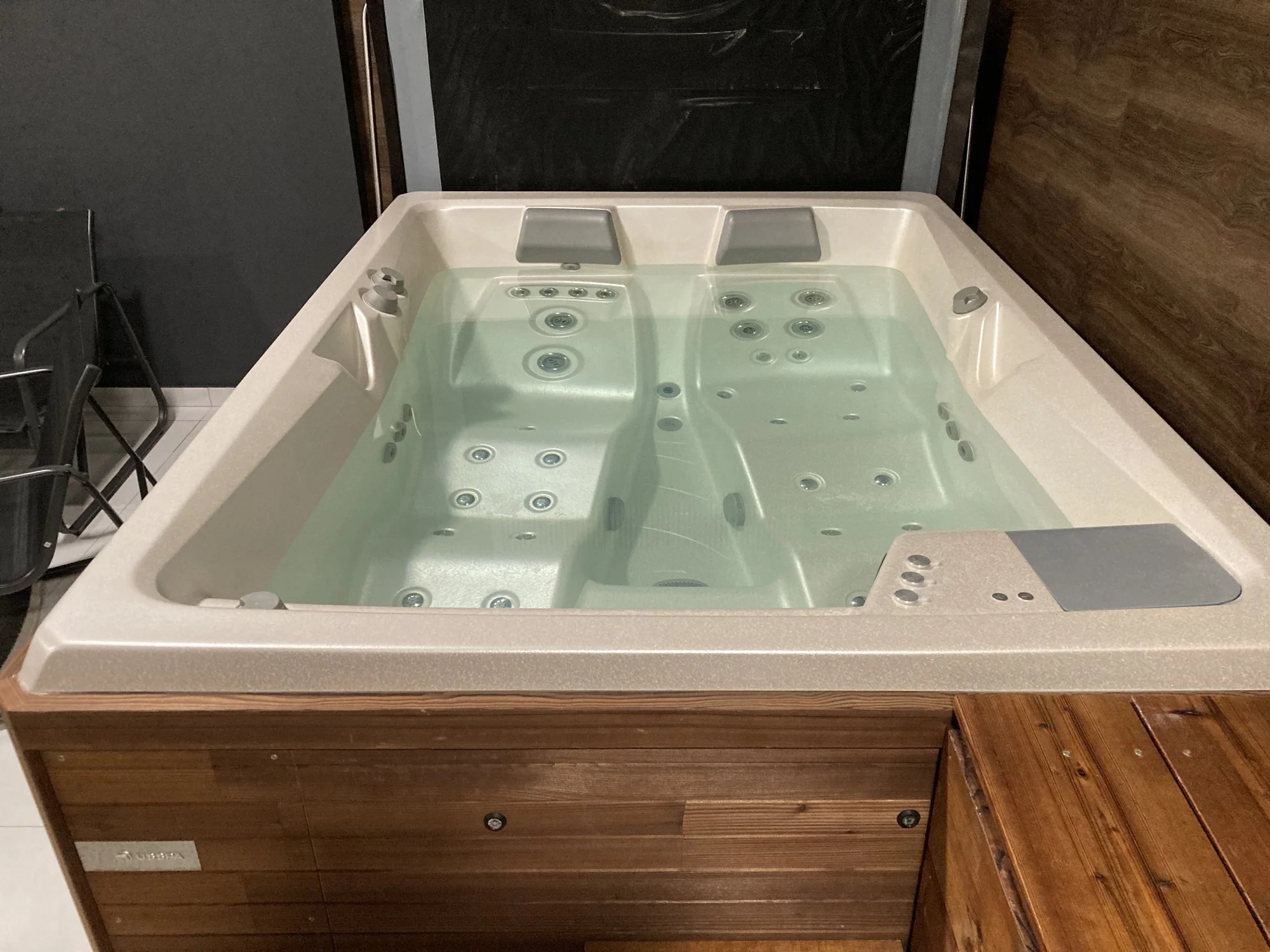 120 minut v privátním wellness pro dva: infrasauna, vířivka i lahev sektu