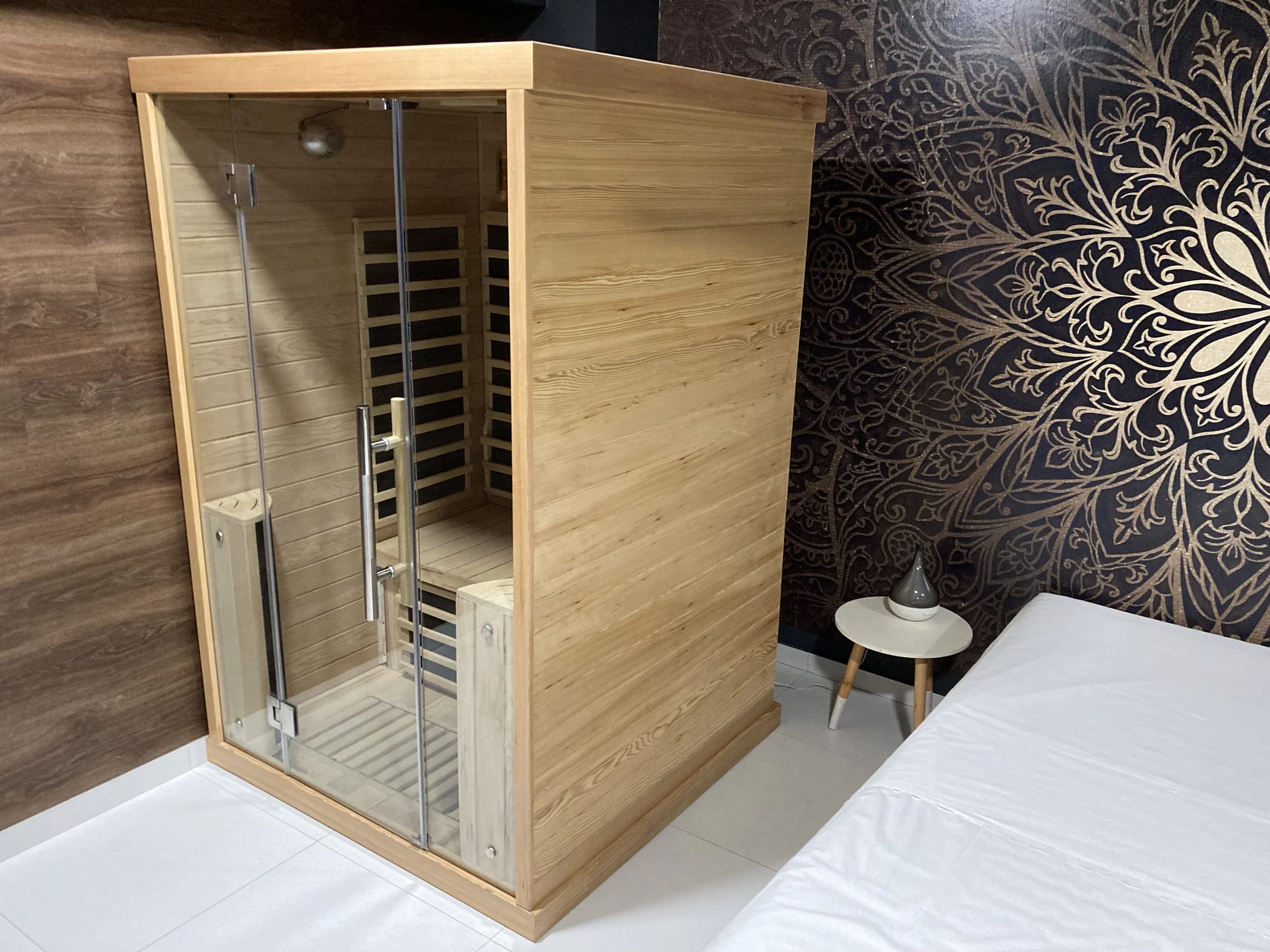 120 minut v privátním wellness pro dva: infrasauna, vířivka i lahev sektu