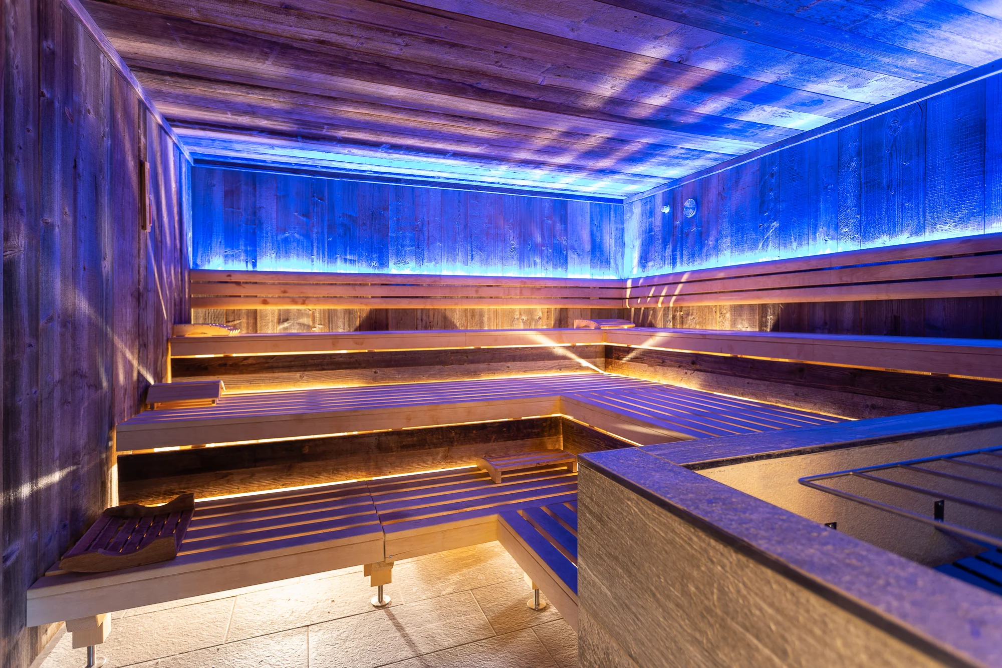 Alpský resort přímo u Zillertal Areny: polopenze, neomezený wellness, vybavení pro rodiny i karta výhod