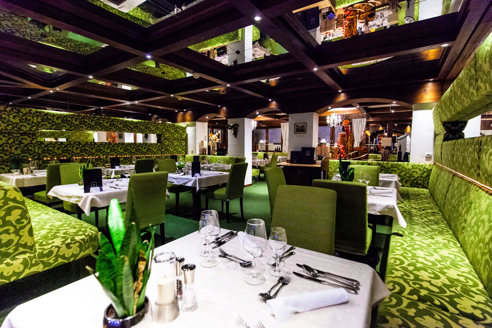 Alpský resort přímo u Zillertal Areny: polopenze, neomezený wellness, vybavení pro rodiny i karta výhod
