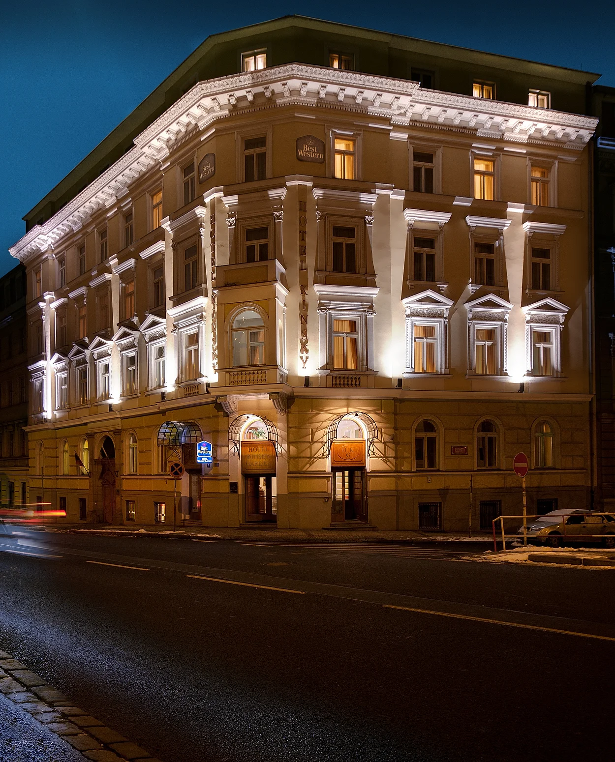 Romantika ve 4* hotelu kousek od Petřína: pobyt se snídaní