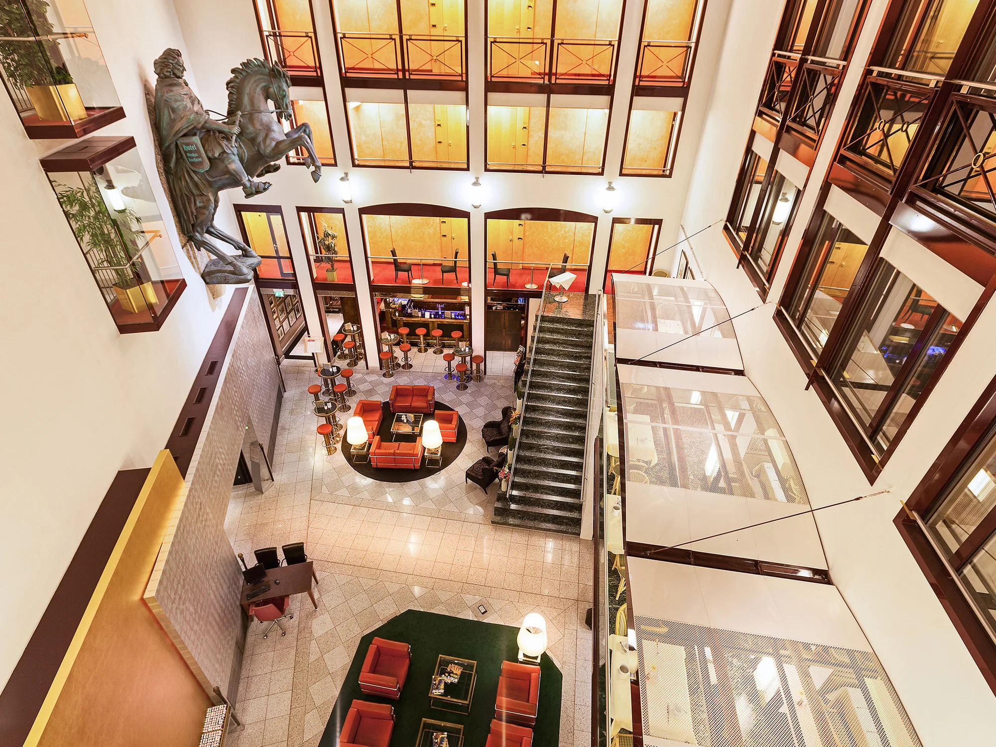 4* hotel v centru Berlína: snídaně, wellness, currywurst i pivo a voda na každý den