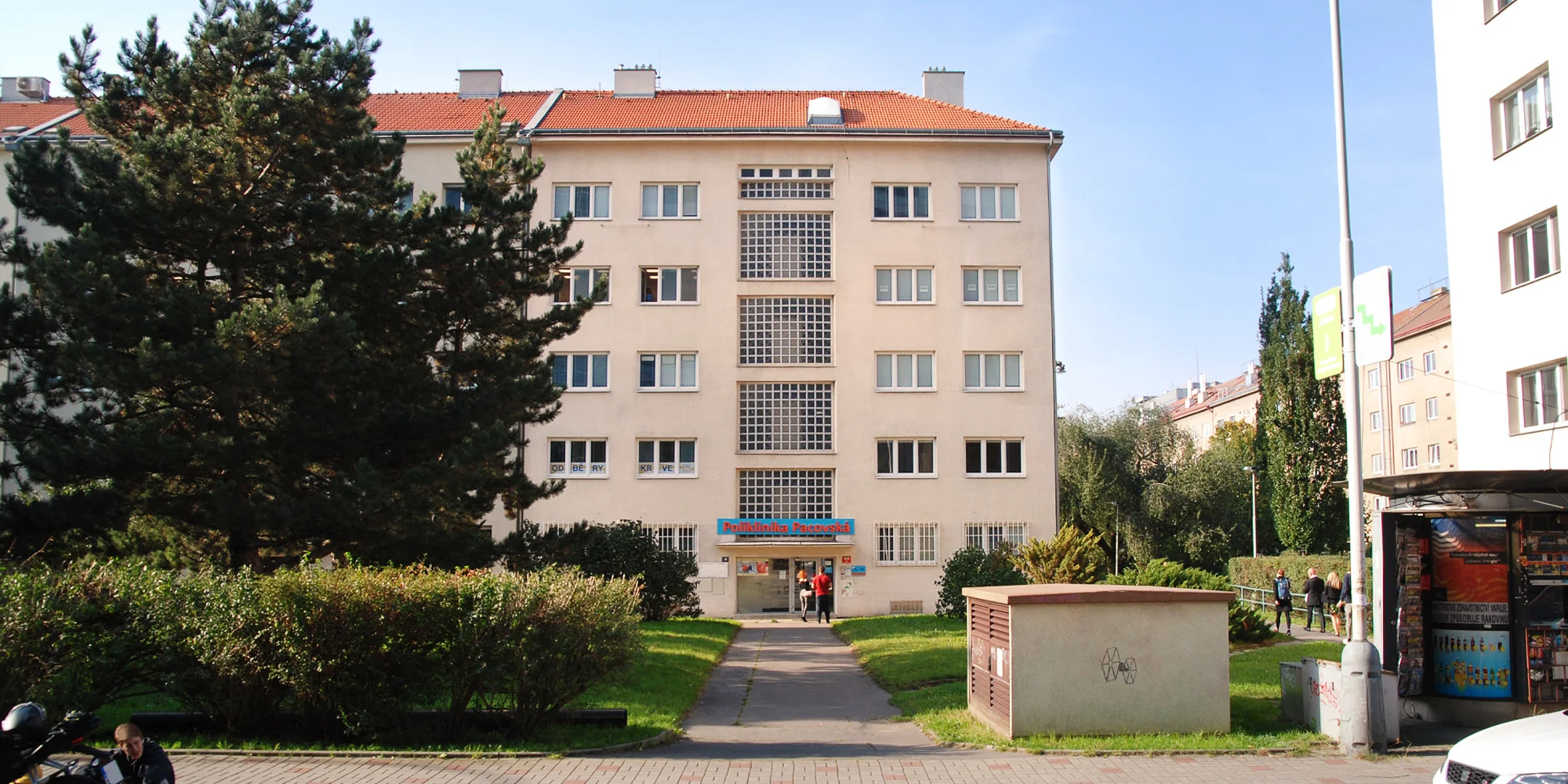 Vyhlazení či úprava mimických vrásek v obličeji botulotoxinem