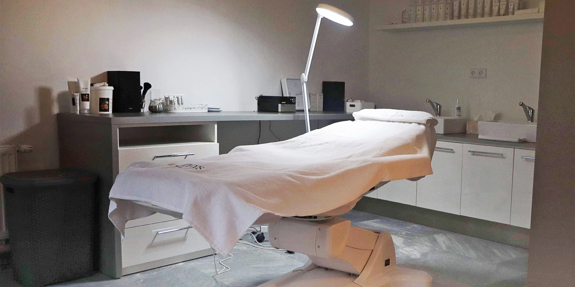 Omlazení a lifting obličeje i těla pomocí přístroje HIFUtherapy: oční okolí, celý obličej, obě paže nebo i bříško