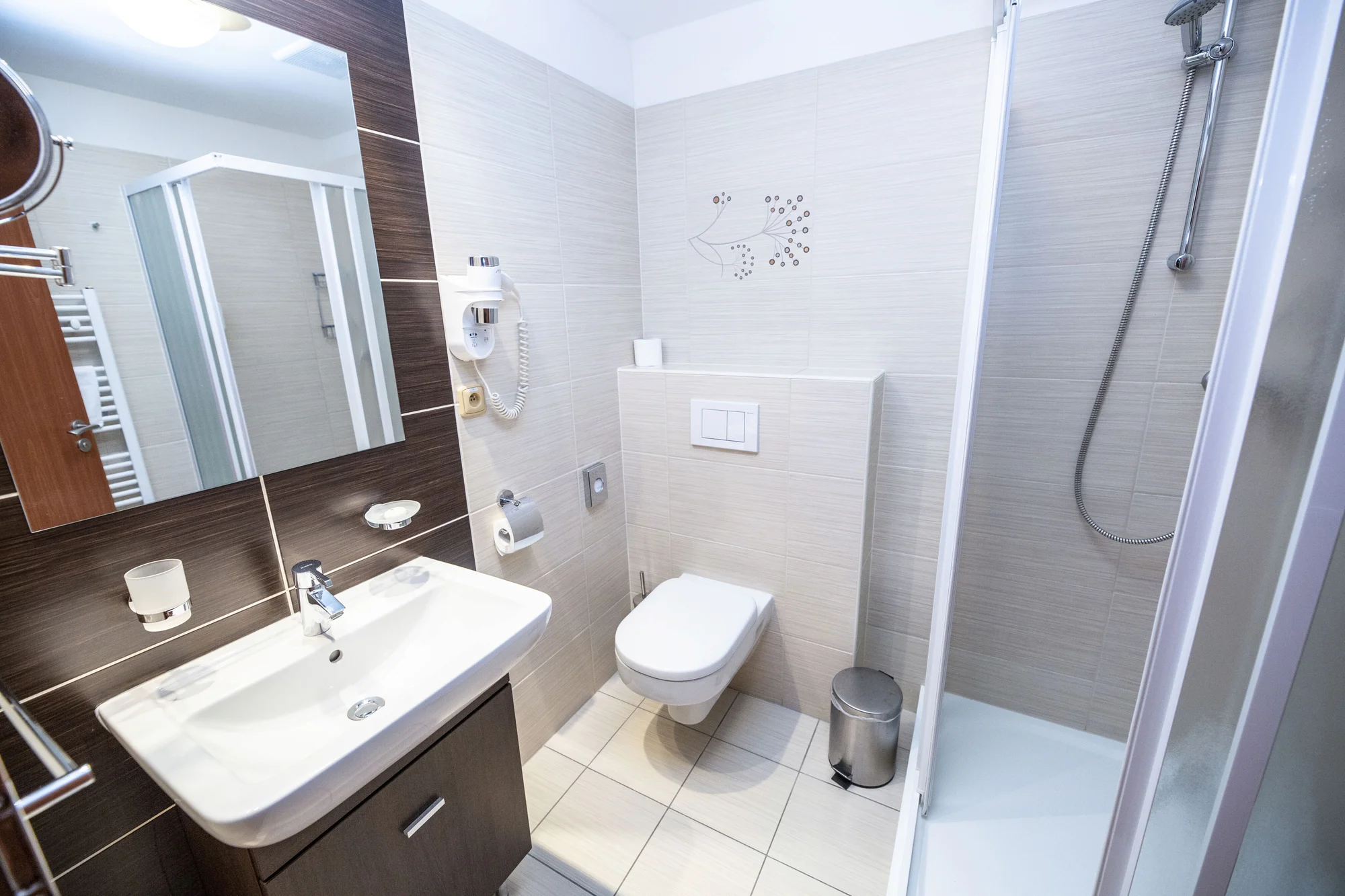 4* pobyt v Rožnově: snídaně či polopenze, neomezeně wellness a bazén i procedury