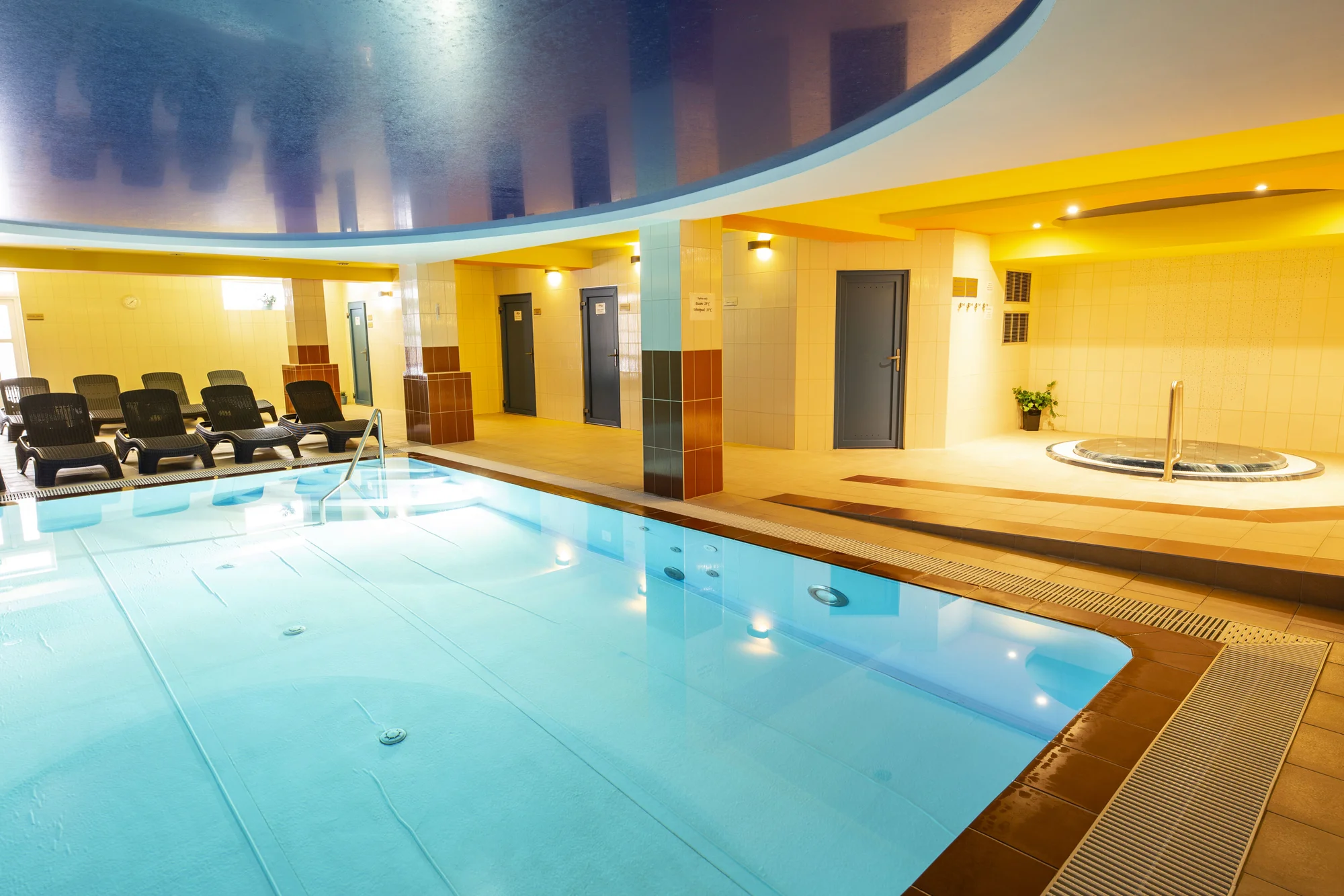 4* pobyt v Rožnově: snídaně či polopenze, neomezeně wellness a bazén i procedury