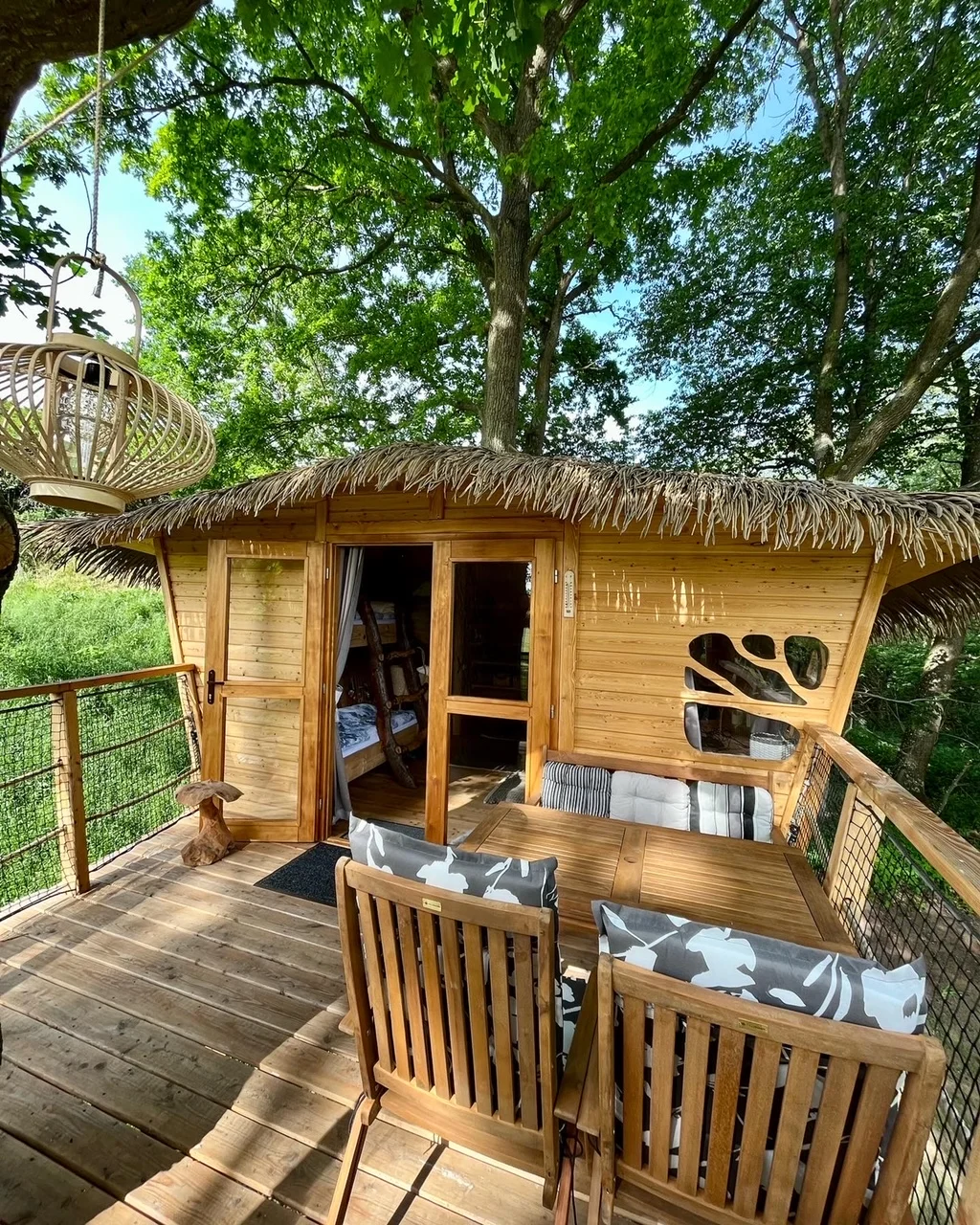 Pobyt se snídaní až pro 4 osoby v plně vybaveném treehousu na jihu Čech: žádné Wi-Fi, jen božský klid a sauna